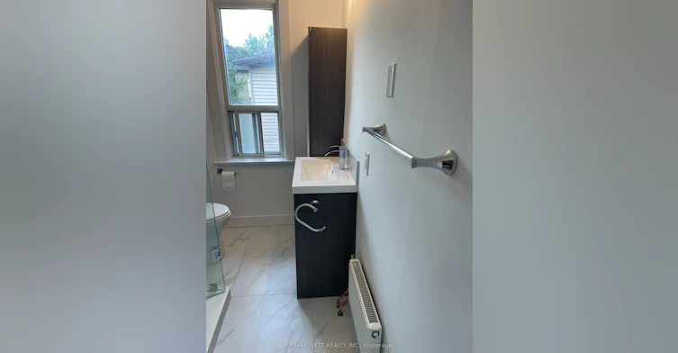 2nd Floor-734 Manning Avenue, Toronto, ON, M6G 2W4 - 26