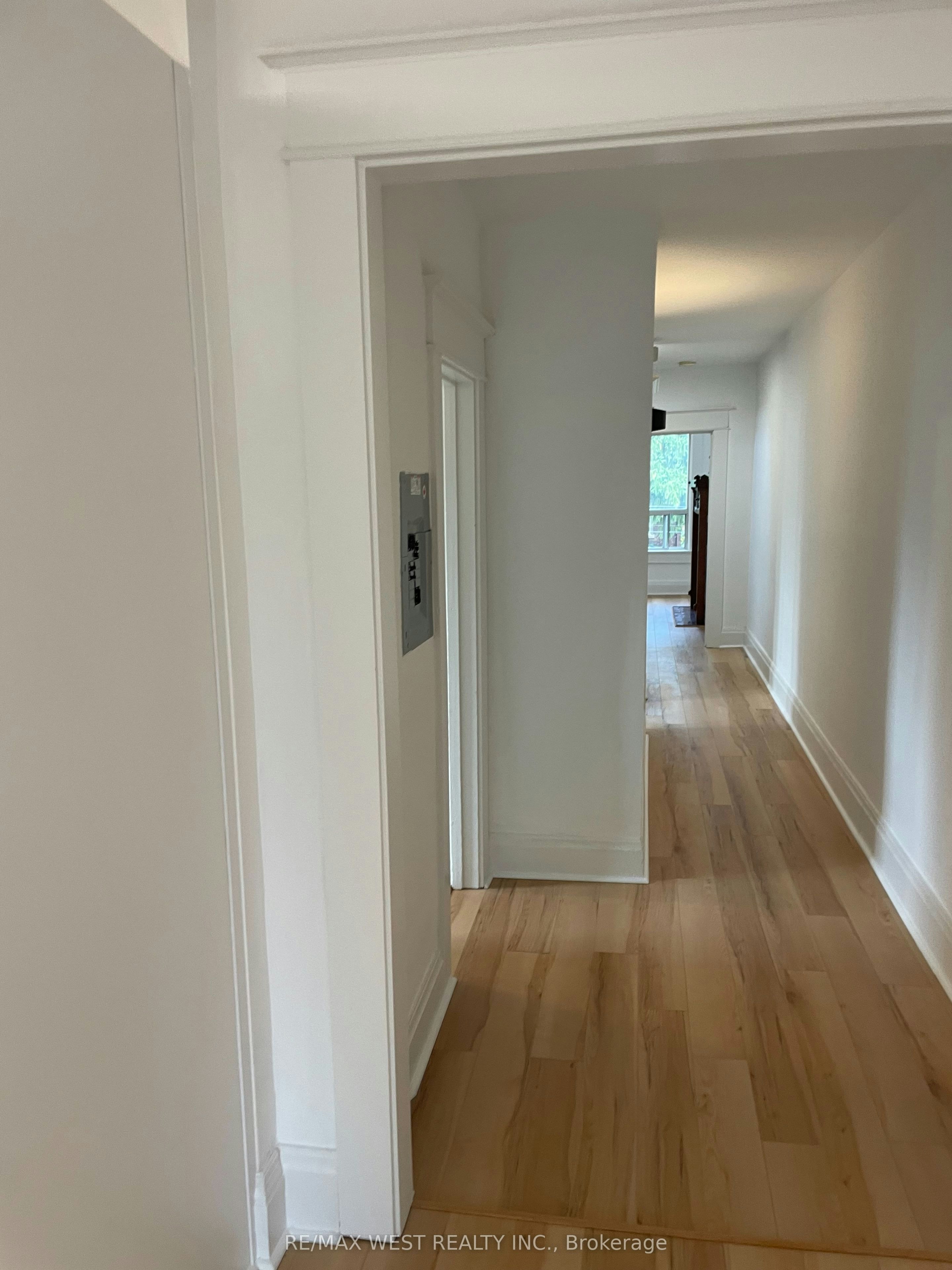2nd Floor-734 Manning Avenue, Toronto, ON, M6G 2W4 - 9