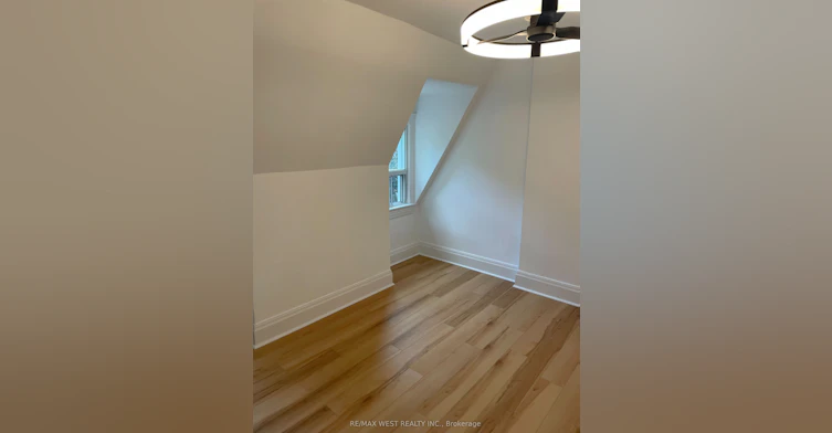 2nd Floor-734 Manning Avenue, Toronto, ON, M6G 2W4 - 25