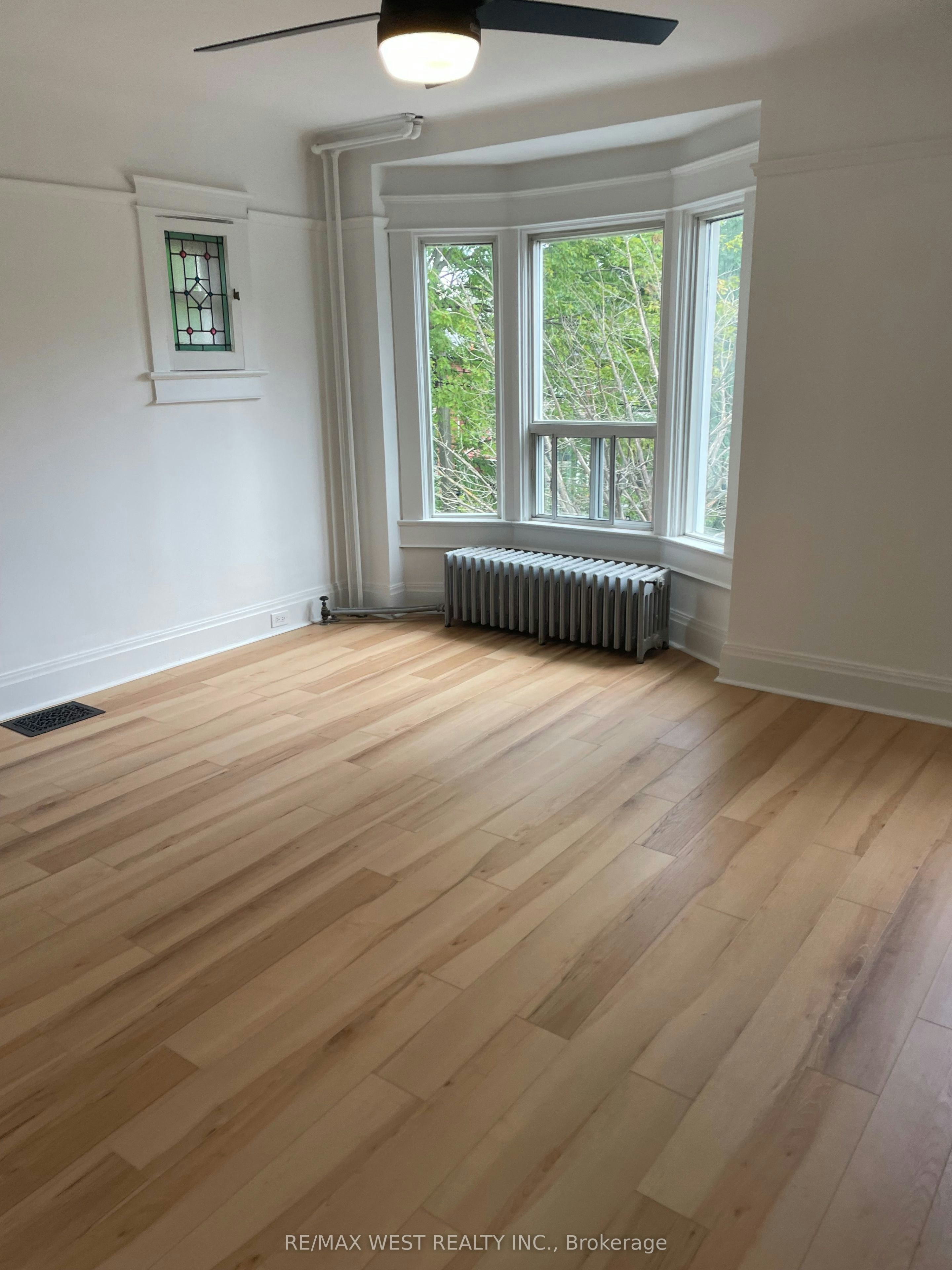 2nd Floor-734 Manning Avenue, Toronto, ON, M6G 2W4 - 16