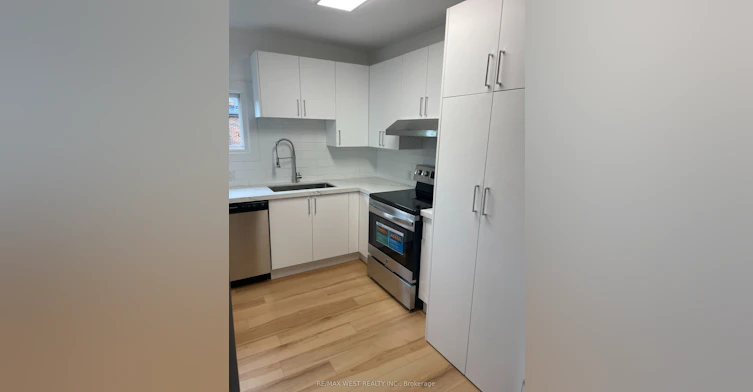 2nd Floor-734 Manning Avenue, Toronto, ON, M6G 2W4 - 4