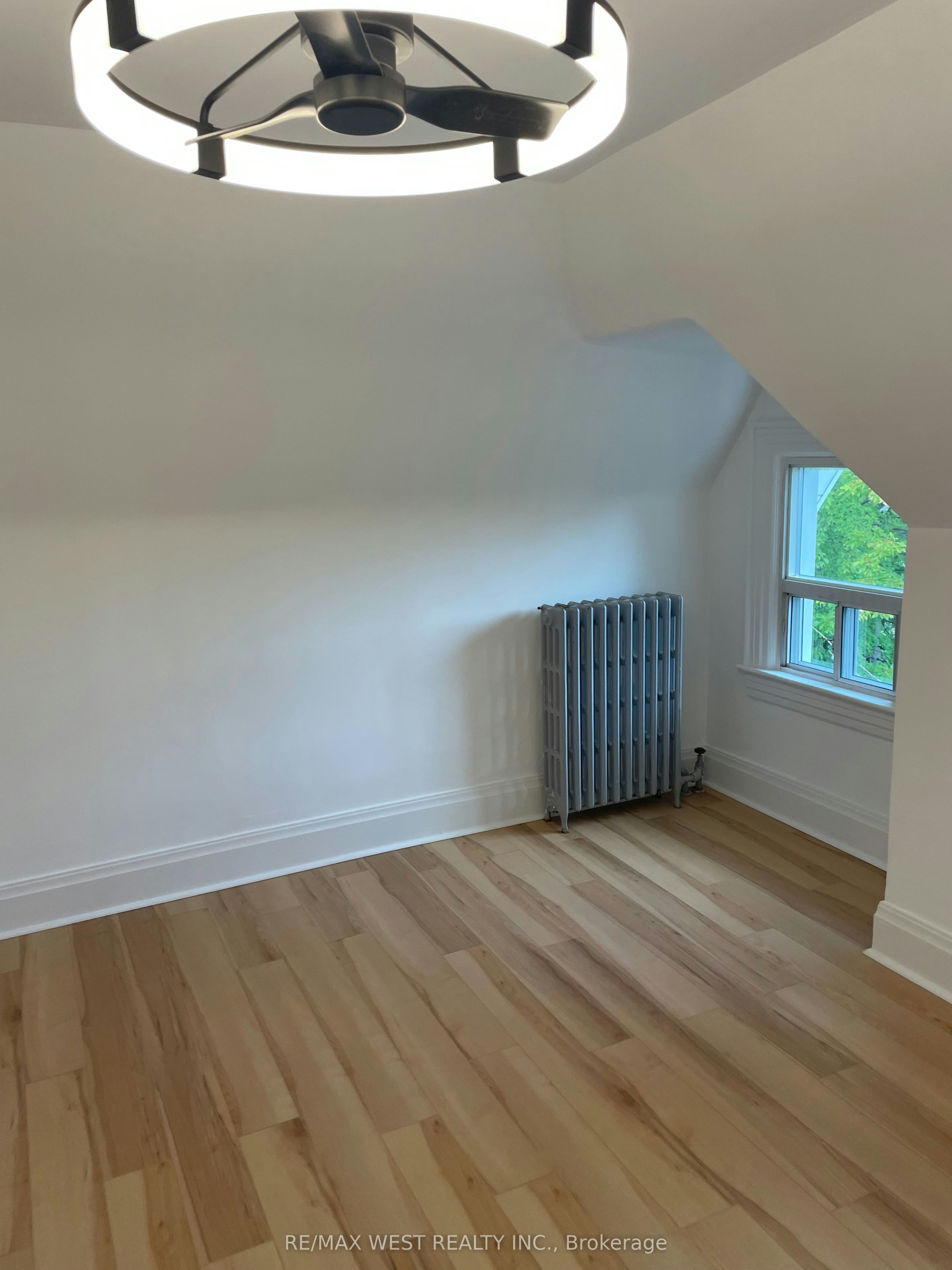 2nd Floor-734 Manning Avenue, Toronto, ON, M6G 2W4 - 24