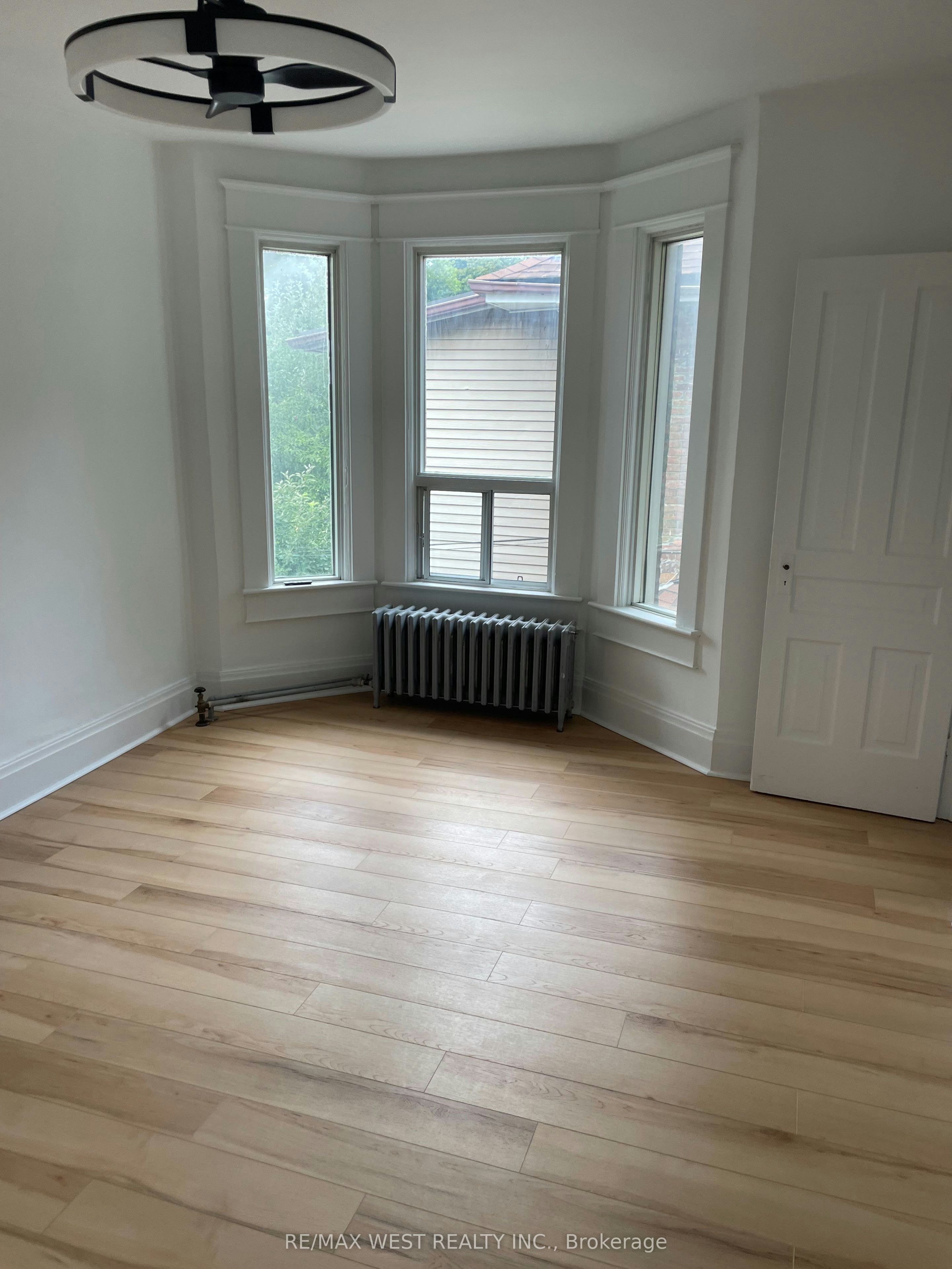 2nd Floor-734 Manning Avenue, Toronto, ON, M6G 2W4 - 20