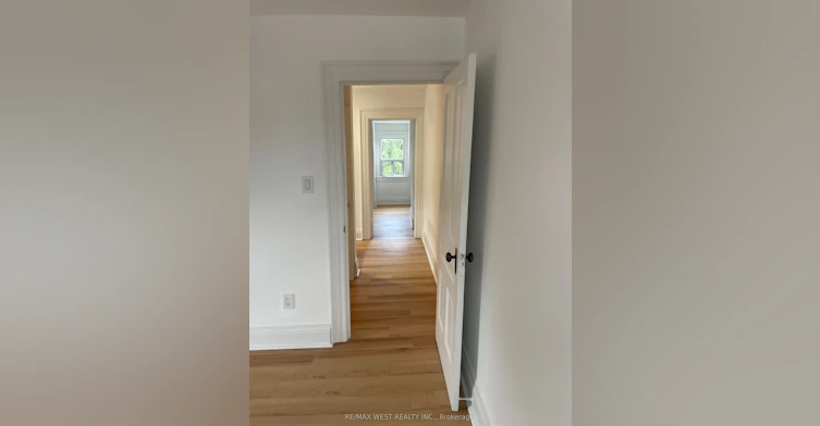 2nd Floor-734 Manning Avenue, Toronto, ON, M6G 2W4 - 18