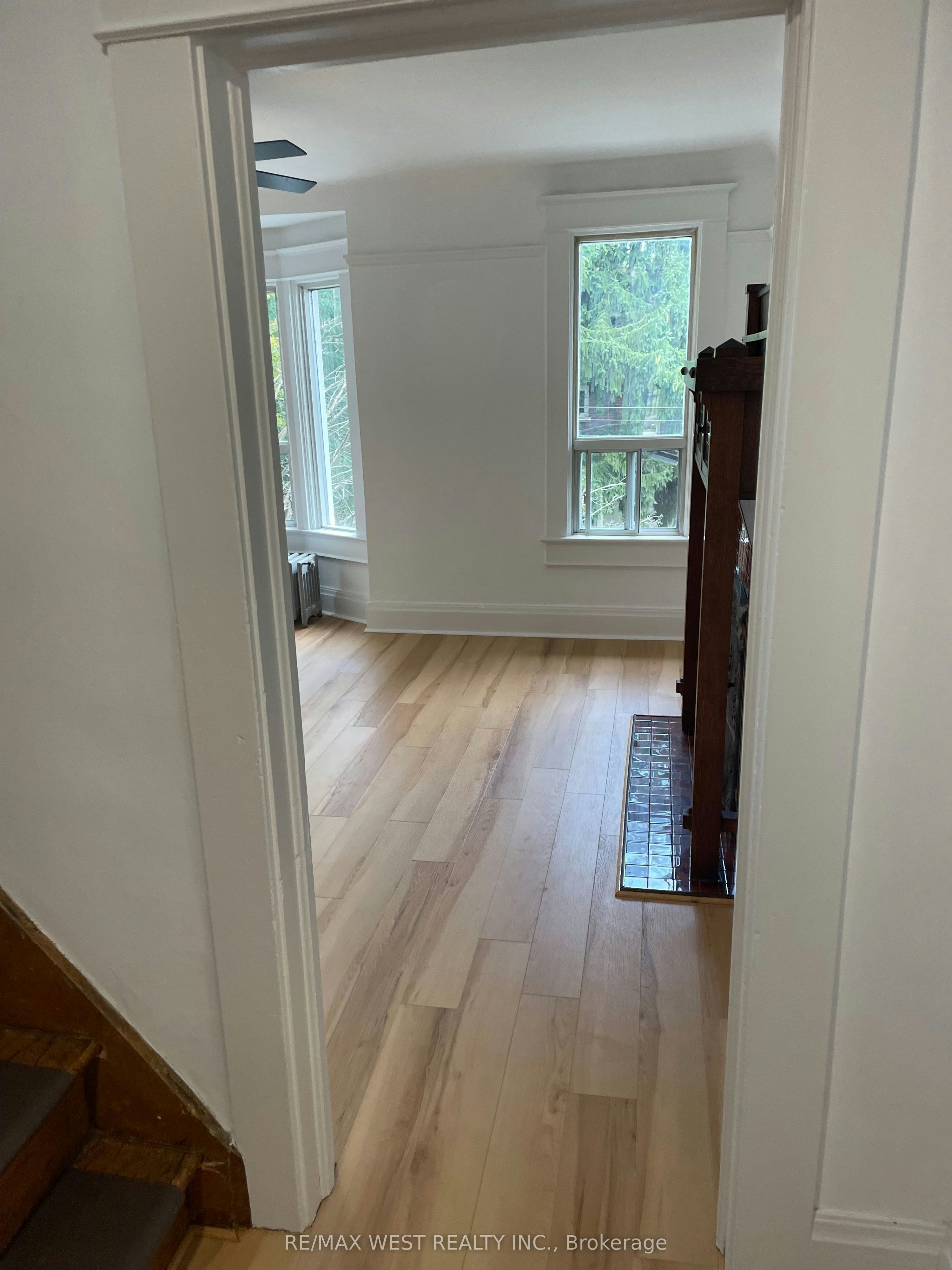 2nd Floor-734 Manning Avenue, Toronto, ON, M6G 2W4 - 14