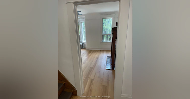 2nd Floor-734 Manning Avenue, Toronto, ON, M6G 2W4 - 14