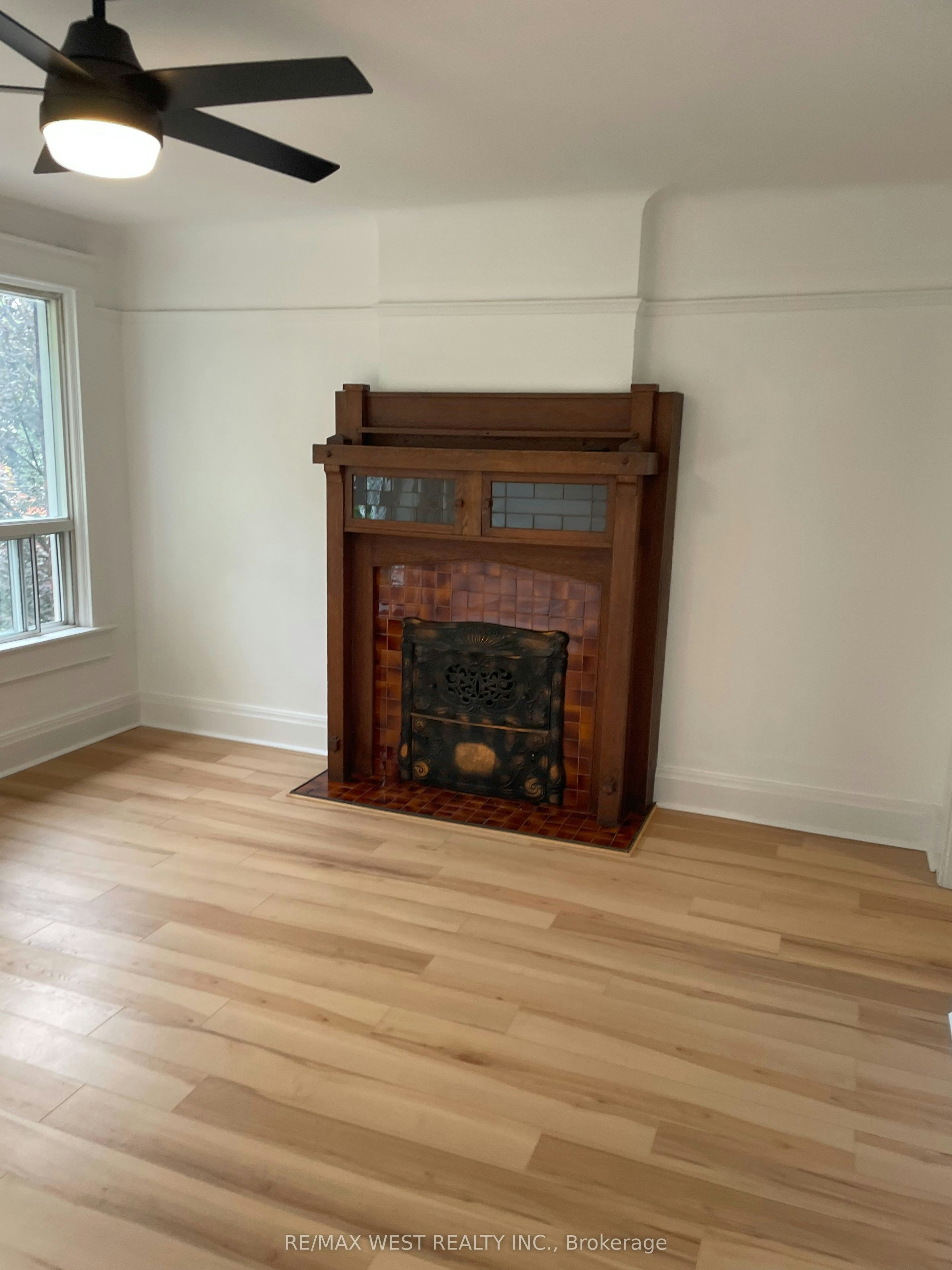 2nd Floor-734 Manning Avenue, Toronto, ON, M6G 2W4 - 15