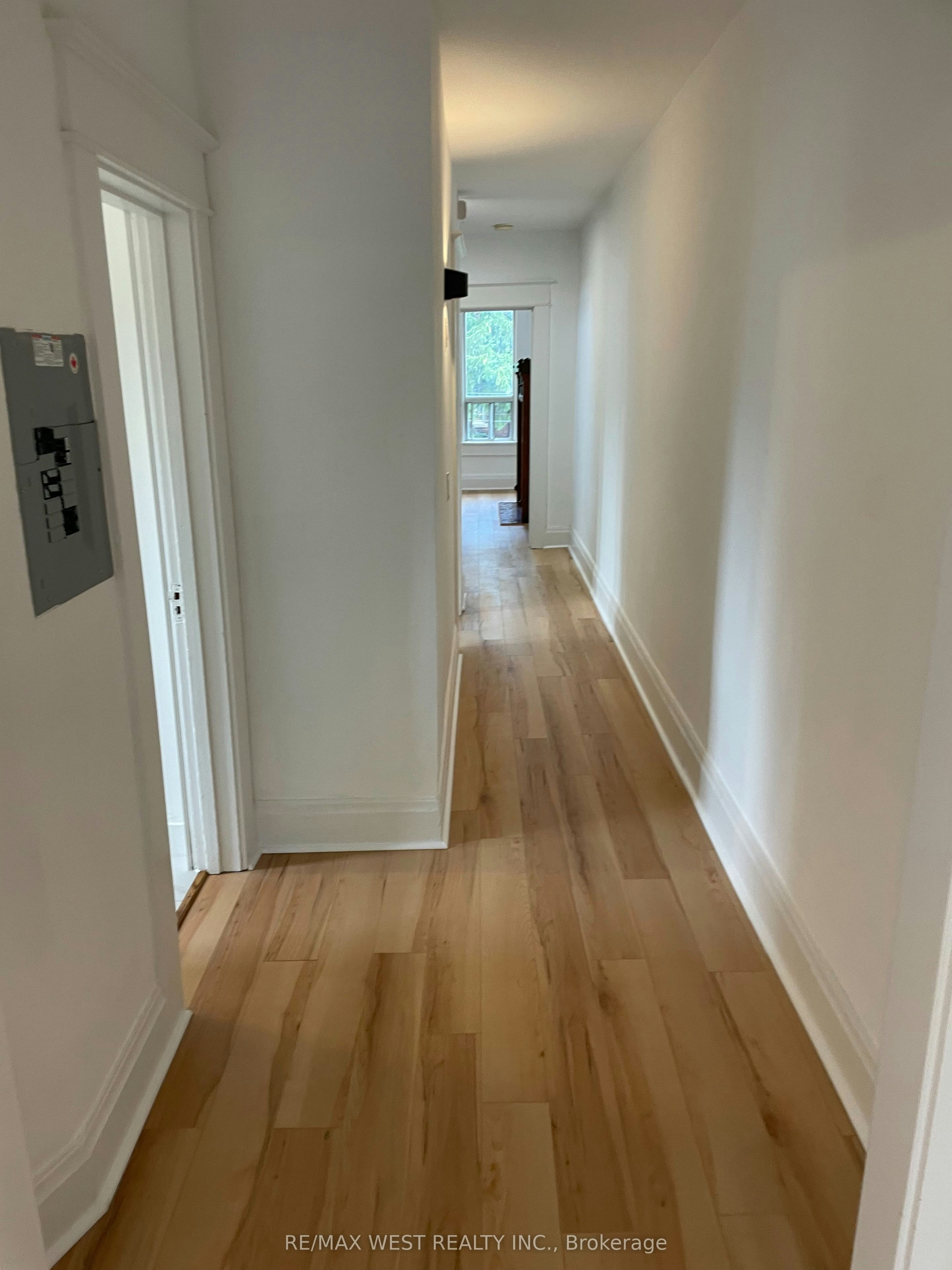 2nd Floor-734 Manning Avenue, Toronto, ON, M6G 2W4 - 13