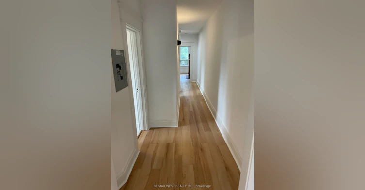 2nd Floor-734 Manning Avenue, Toronto, ON, M6G 2W4 - 13
