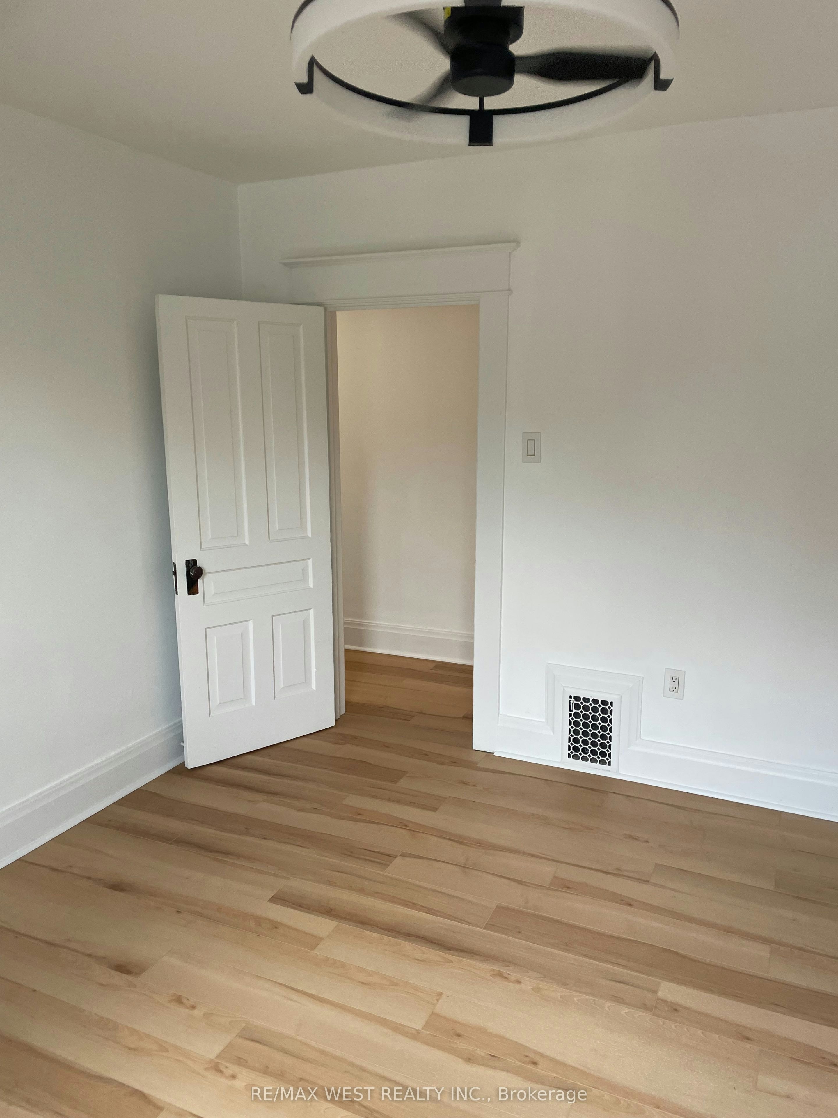 2nd Floor-734 Manning Avenue, Toronto, ON, M6G 2W4 - 19