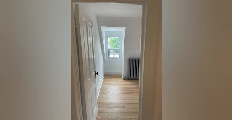 2nd Floor-734 Manning Avenue, Toronto, ON, M6G 2W4 - 23