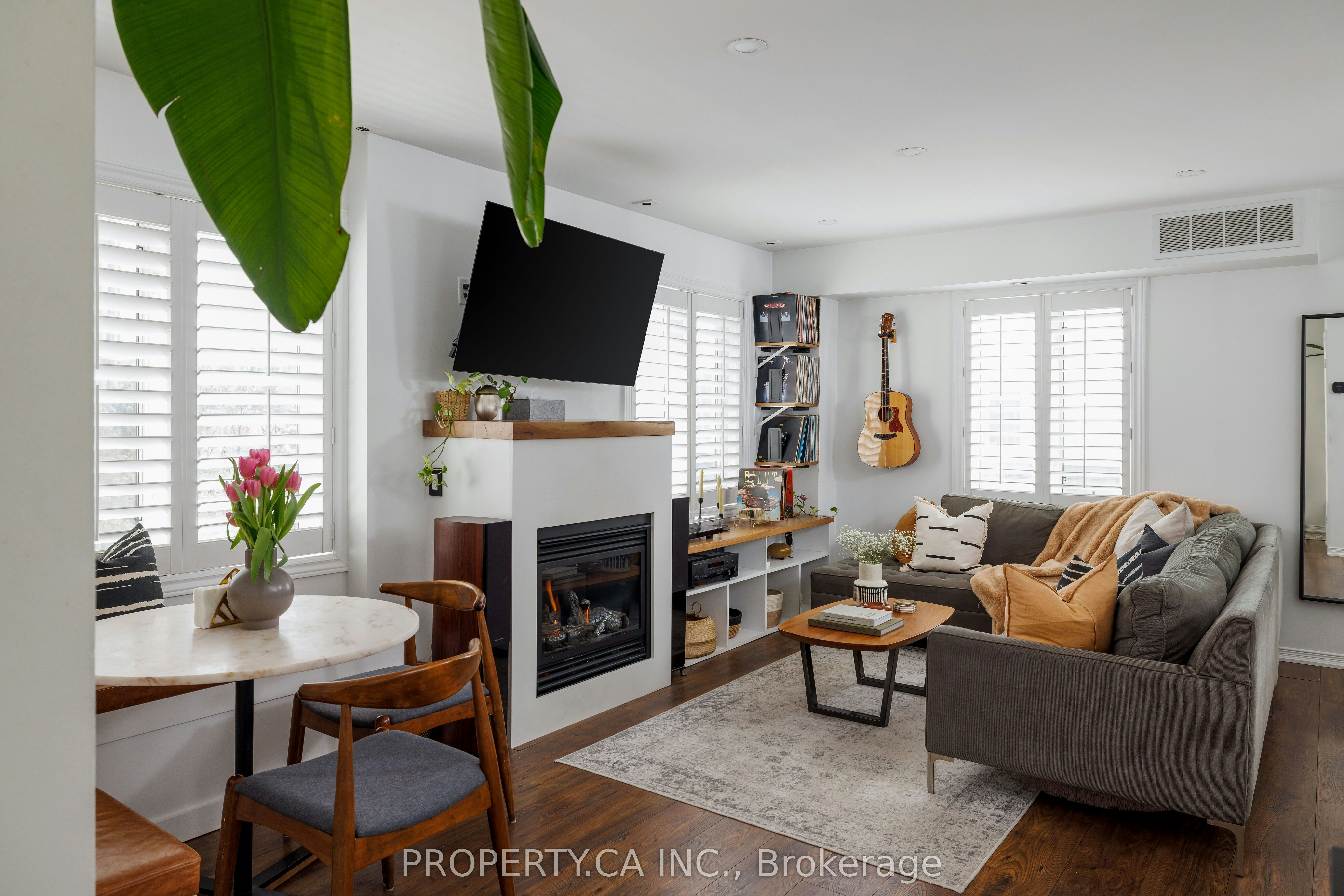 819-12 Sudbury Street, Toronto, ON, M6J 3W7