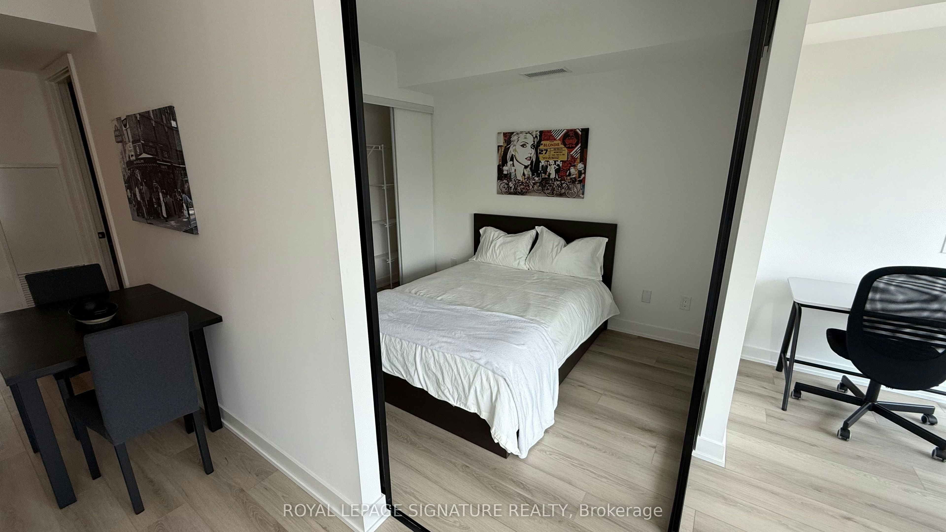 203-5 Lakeview Avenue S, Toronto, ON, M6J 0H3 - 5