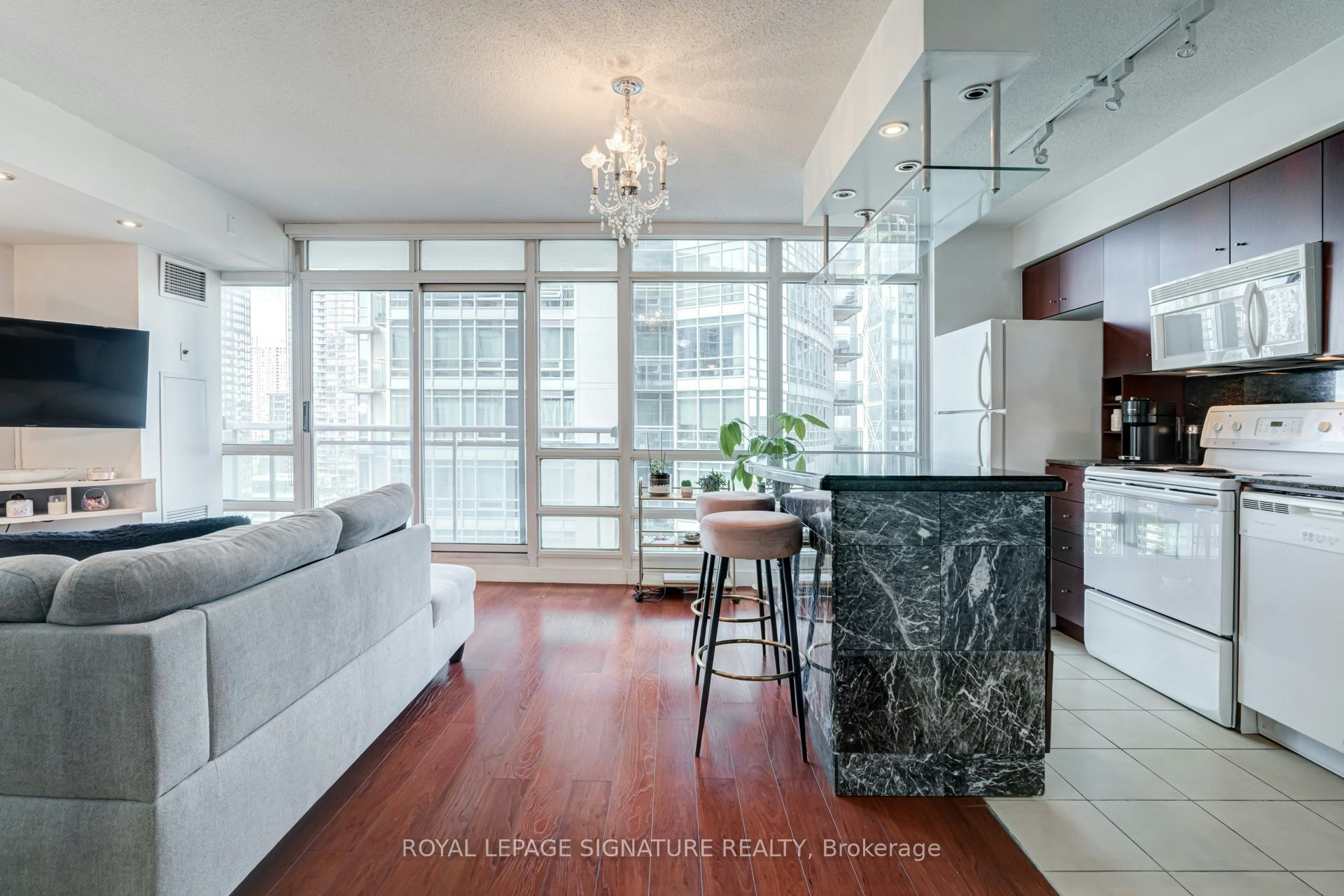 2101-381 Front Street W, Toronto, ON, M5V 3R8 - 4