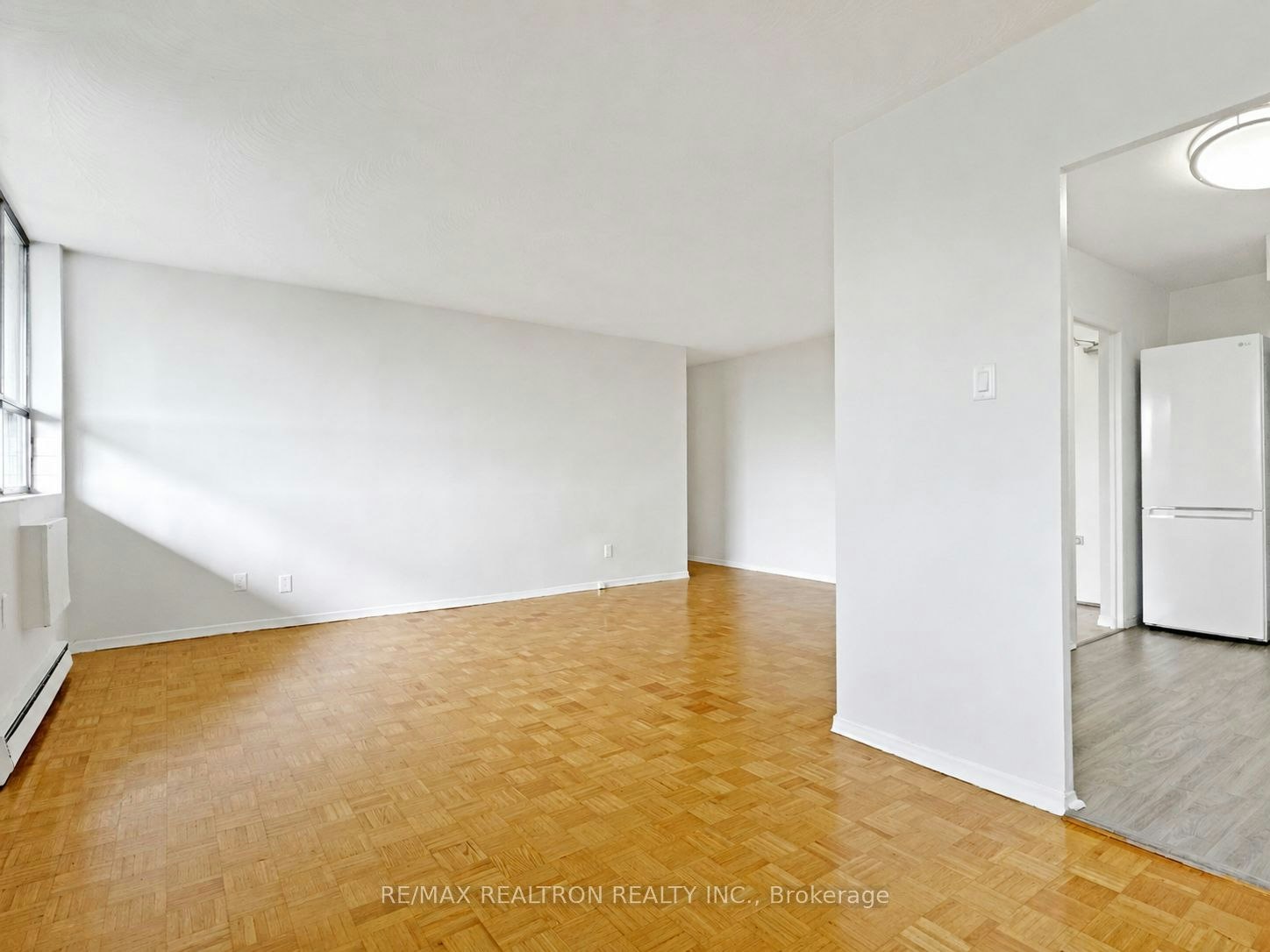 804-525 Eglinton Avenue E, Toronto, ON, M4P 2P6 - 2