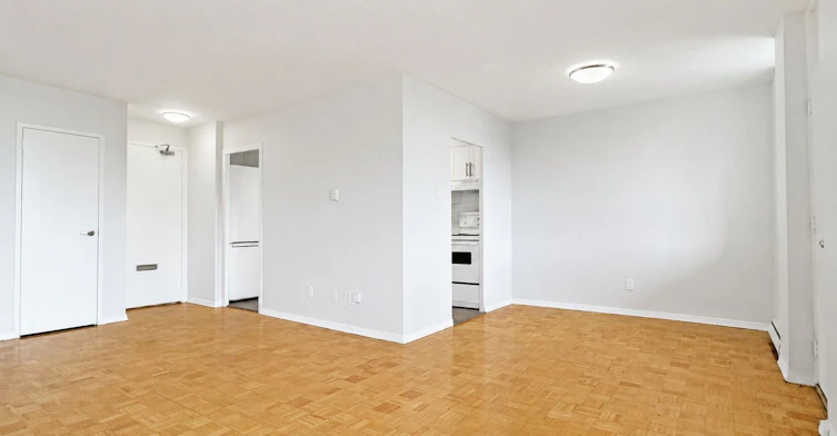 804-525 Eglinton Avenue E, Toronto, ON, M4P 2P6
