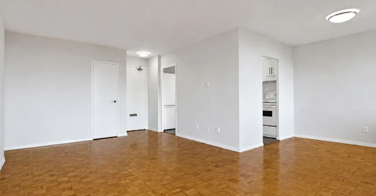 804-525 Eglinton Avenue E, Toronto, ON, M4P 2P6 - 3