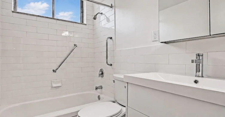 804-525 Eglinton Avenue E, Toronto, ON, M4P 2P6 - 10