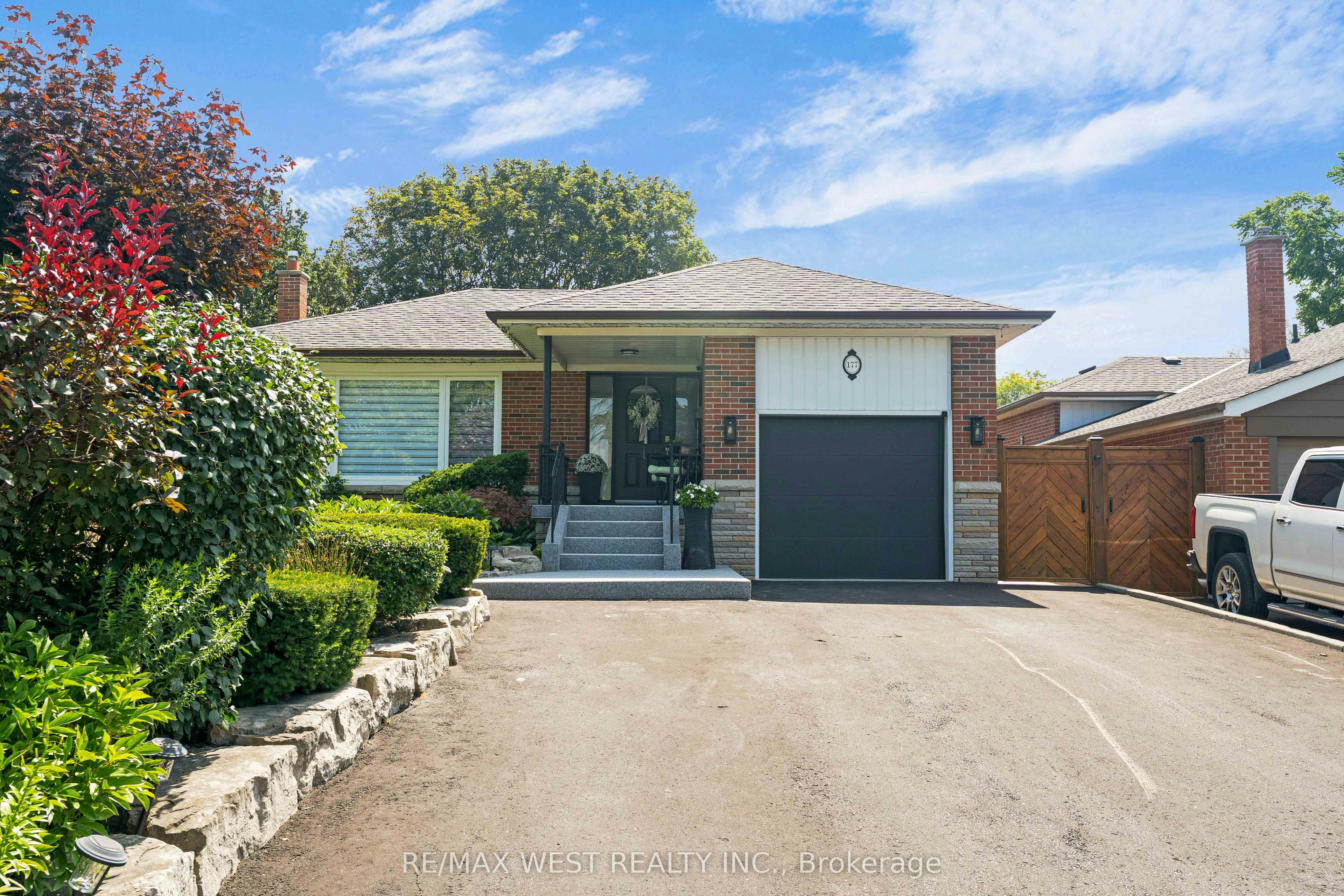 177 Searle Avenue, Toronto, ON, M3H 4B5