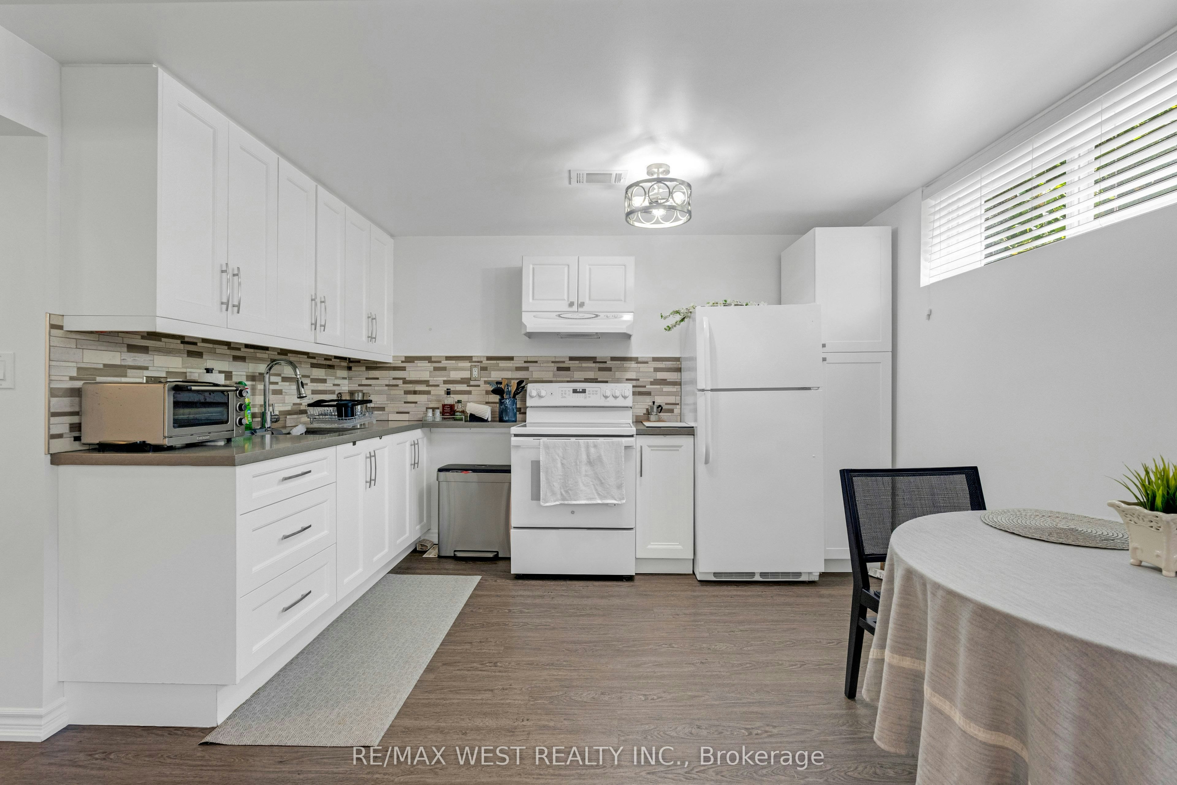 177 Searle Avenue, Toronto, ON, M3H 4B5 - 8