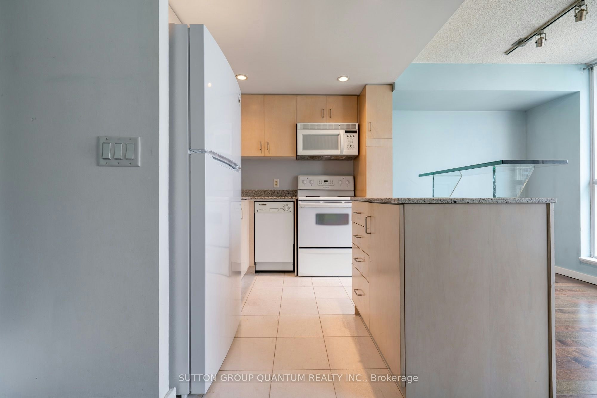 904-8 York Street, Toronto, ON, M5J 2Y2 - 8