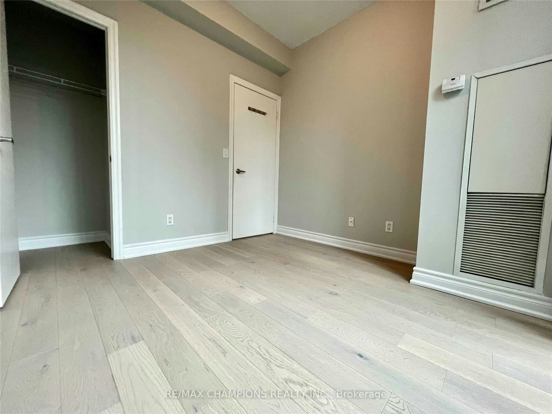 402-12 Yonge Street E, Toronto, ON, M5E 1Z9 - 16