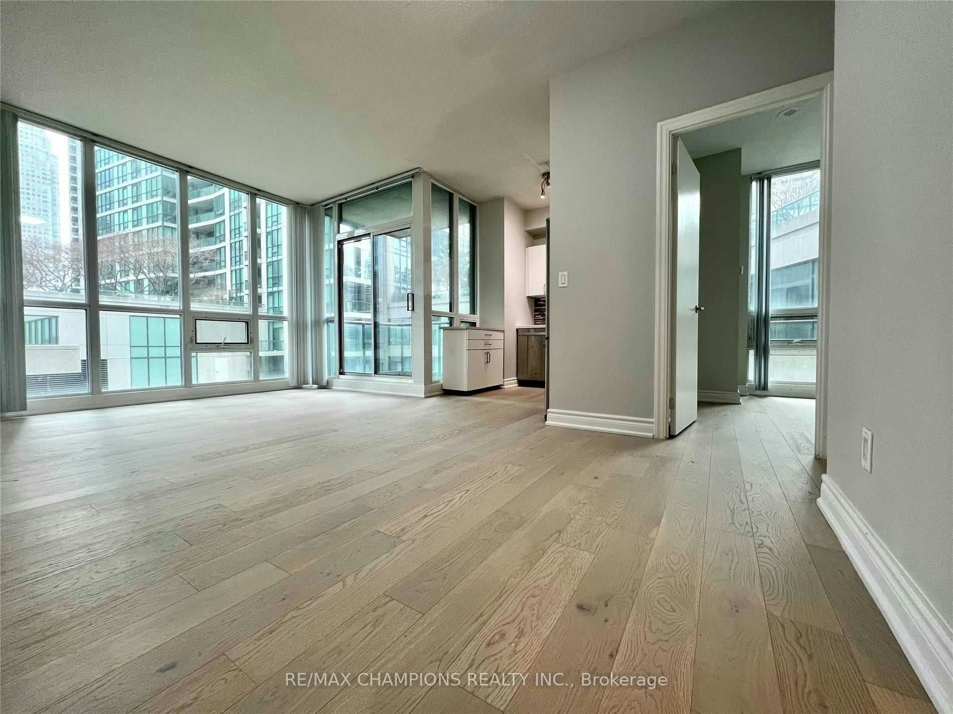 402-12 Yonge Street E, Toronto, ON, M5E 1Z9 - 15