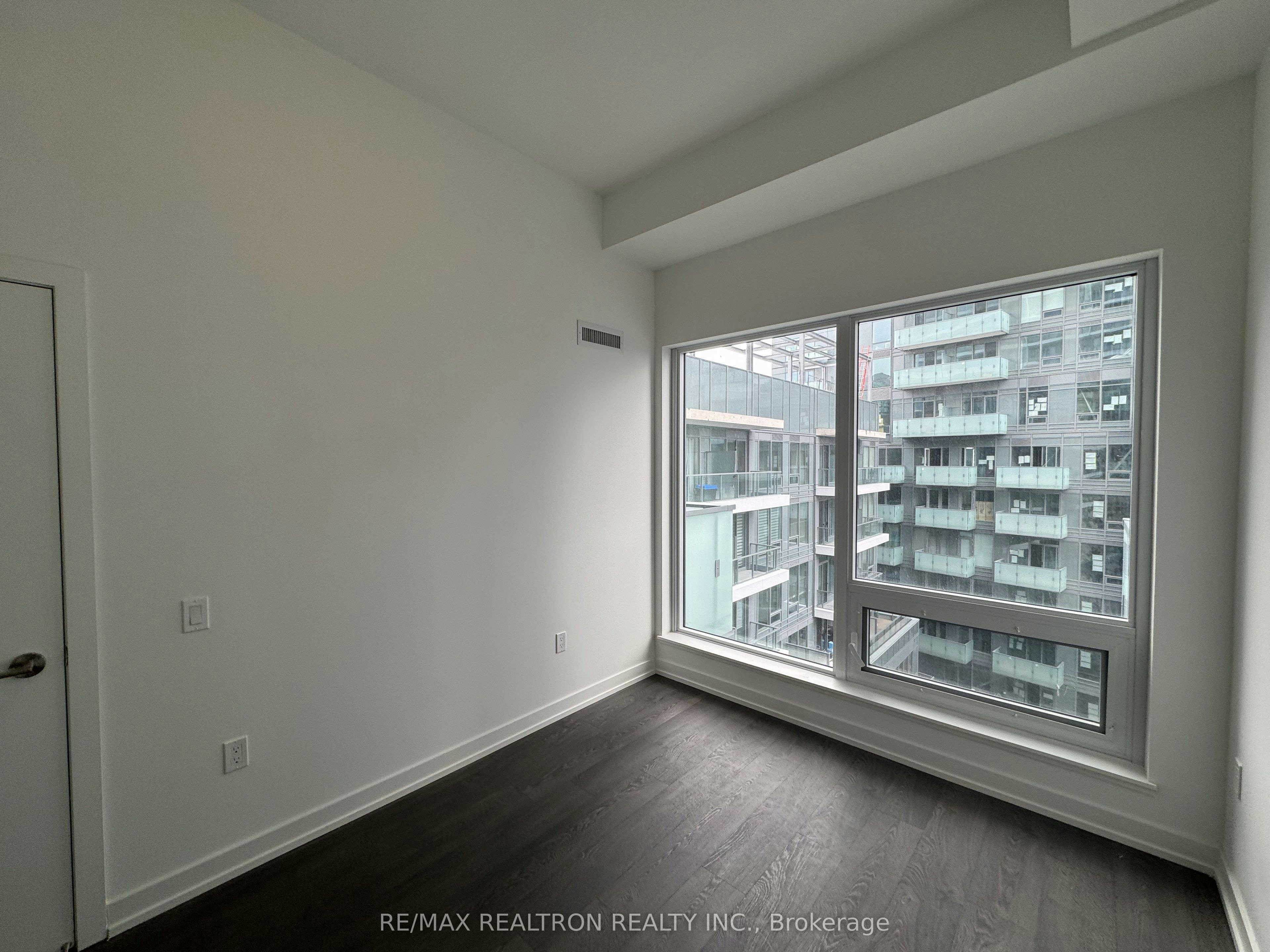 S802-8 Olympic Garden Drive, Toronto, ON, M2M 0B9 - 15