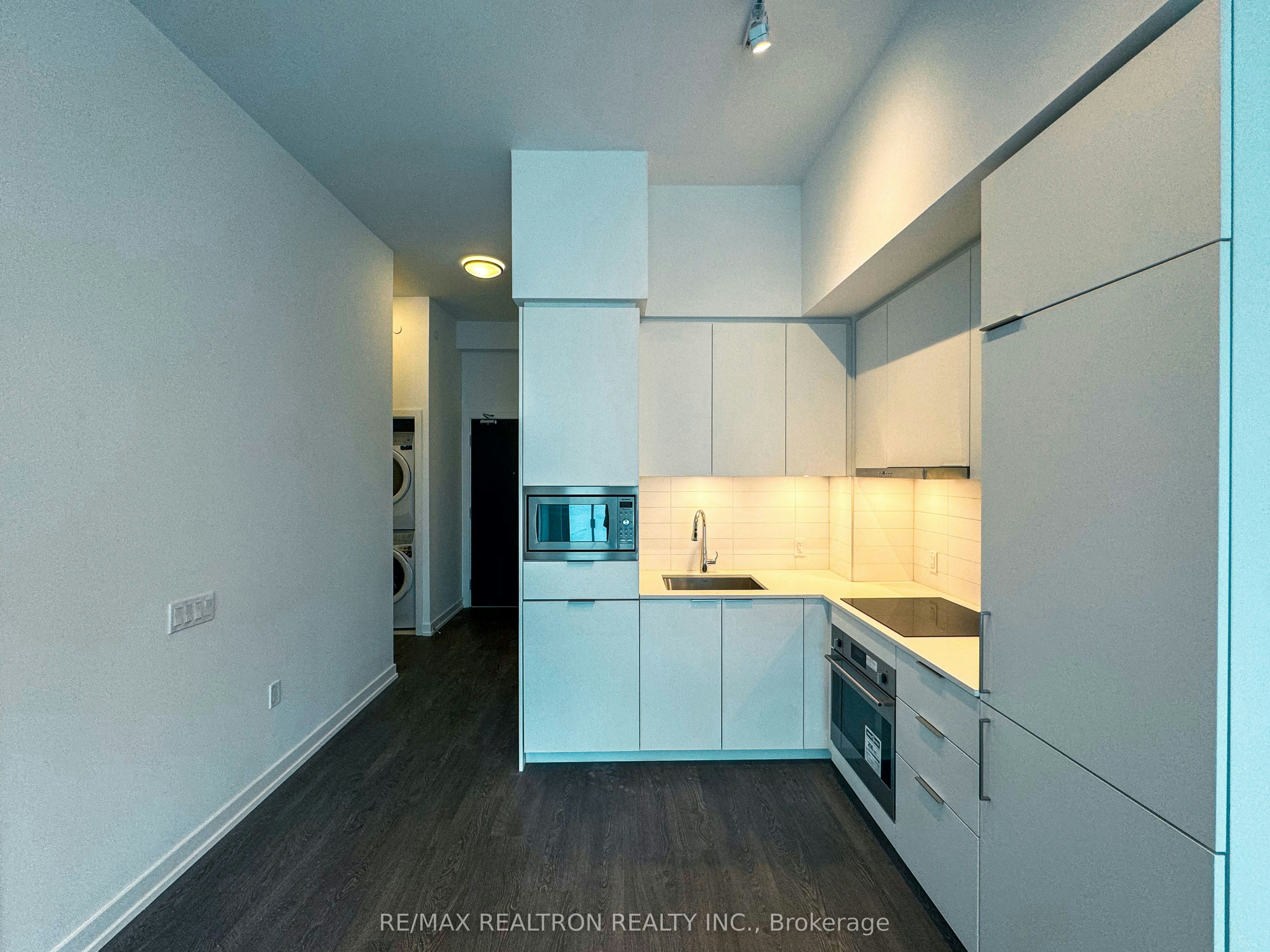 S802-8 Olympic Garden Drive, Toronto, ON, M2M 0B9 - 3