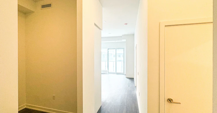 S802-8 Olympic Garden Drive, Toronto, ON, M2M 0B9 - 2