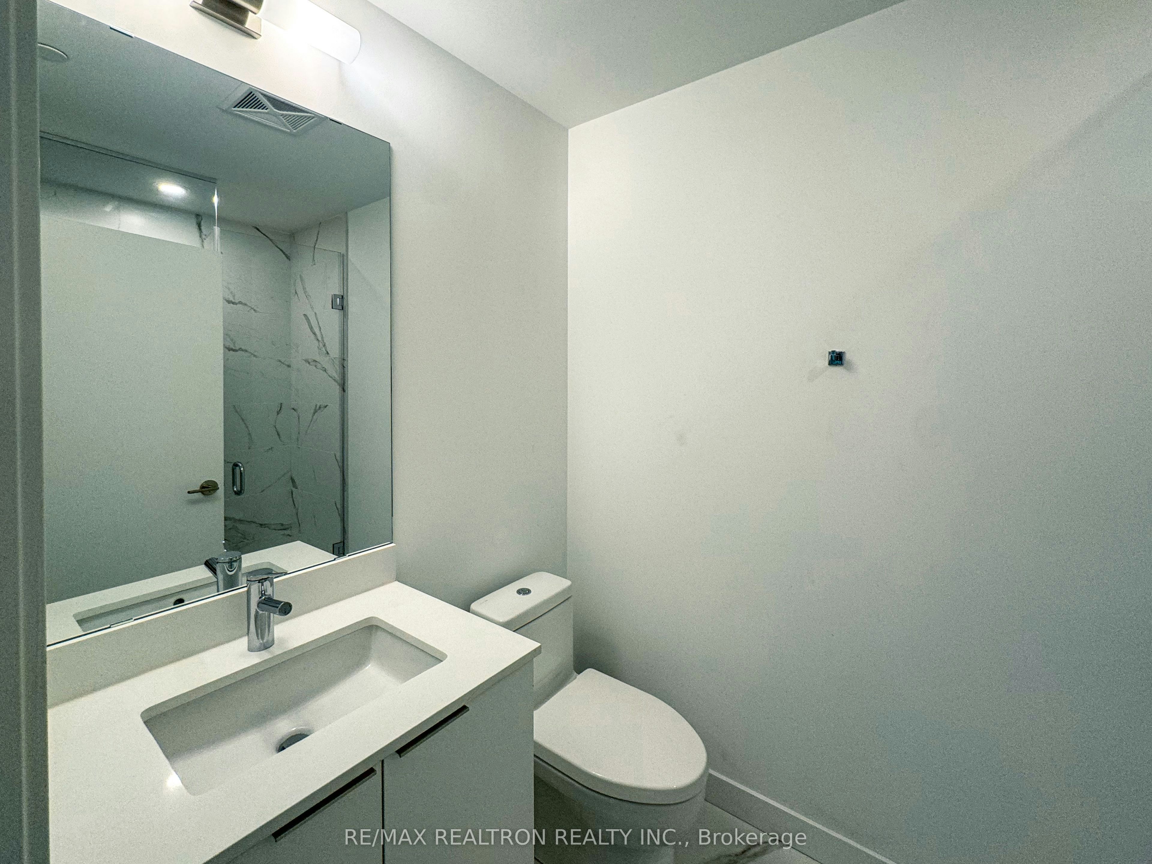 S802-8 Olympic Garden Drive, Toronto, ON, M2M 0B9 - 8