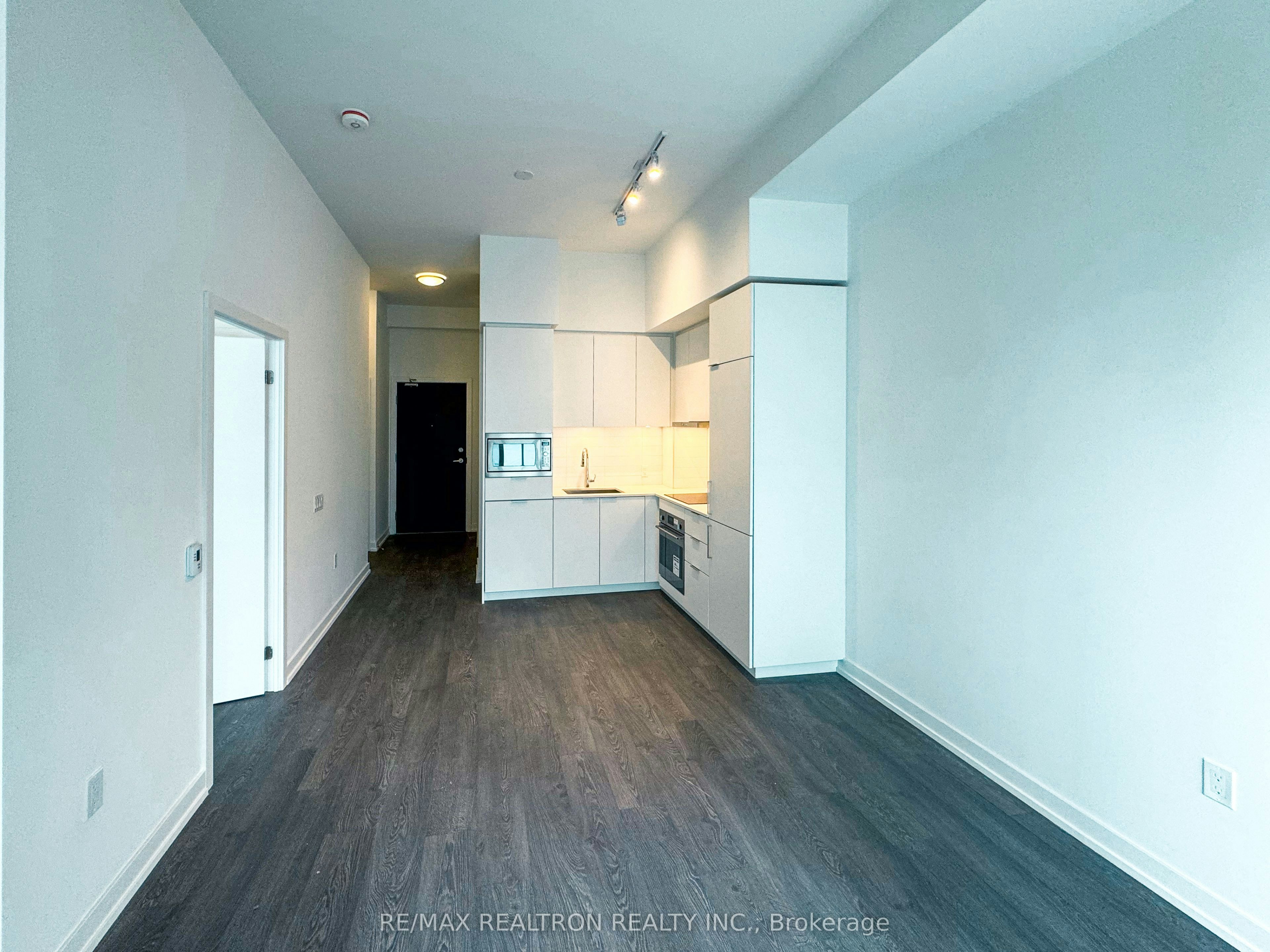 S802-8 Olympic Garden Drive, Toronto, ON, M2M 0B9 - 7
