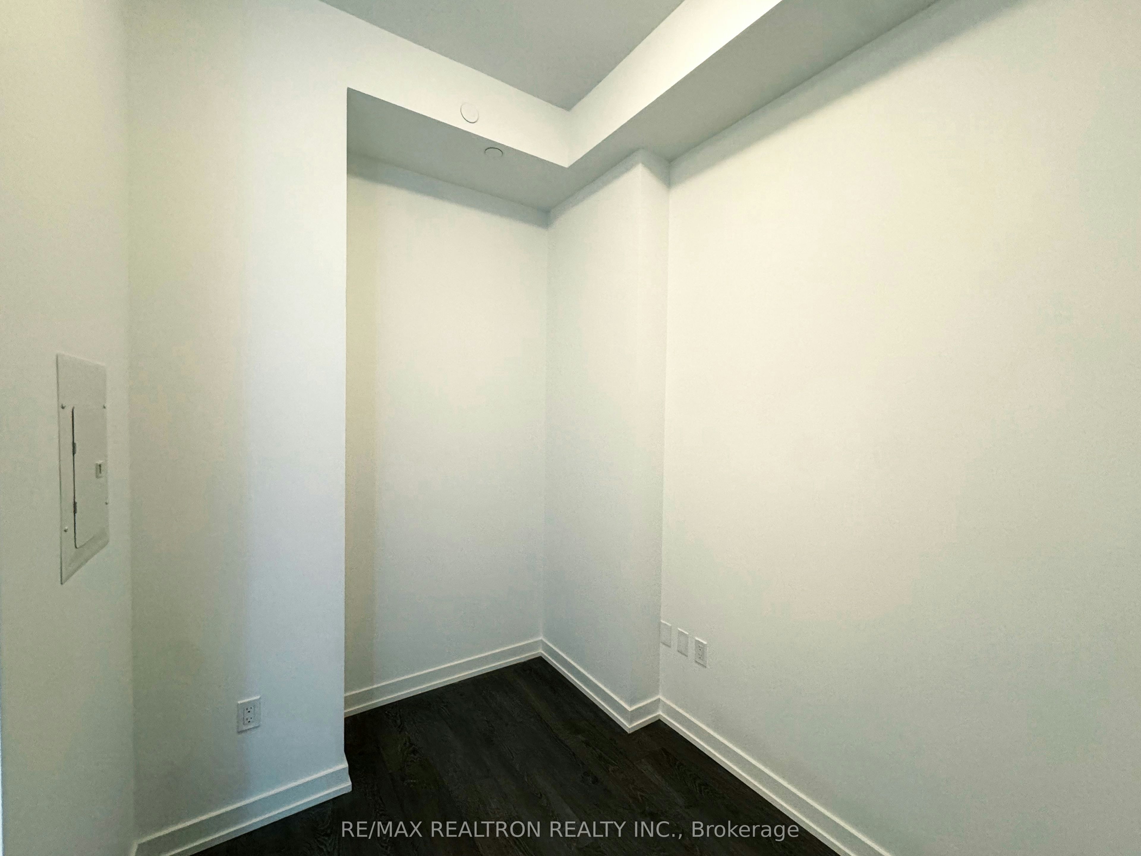S802-8 Olympic Garden Drive, Toronto, ON, M2M 0B9 - 11