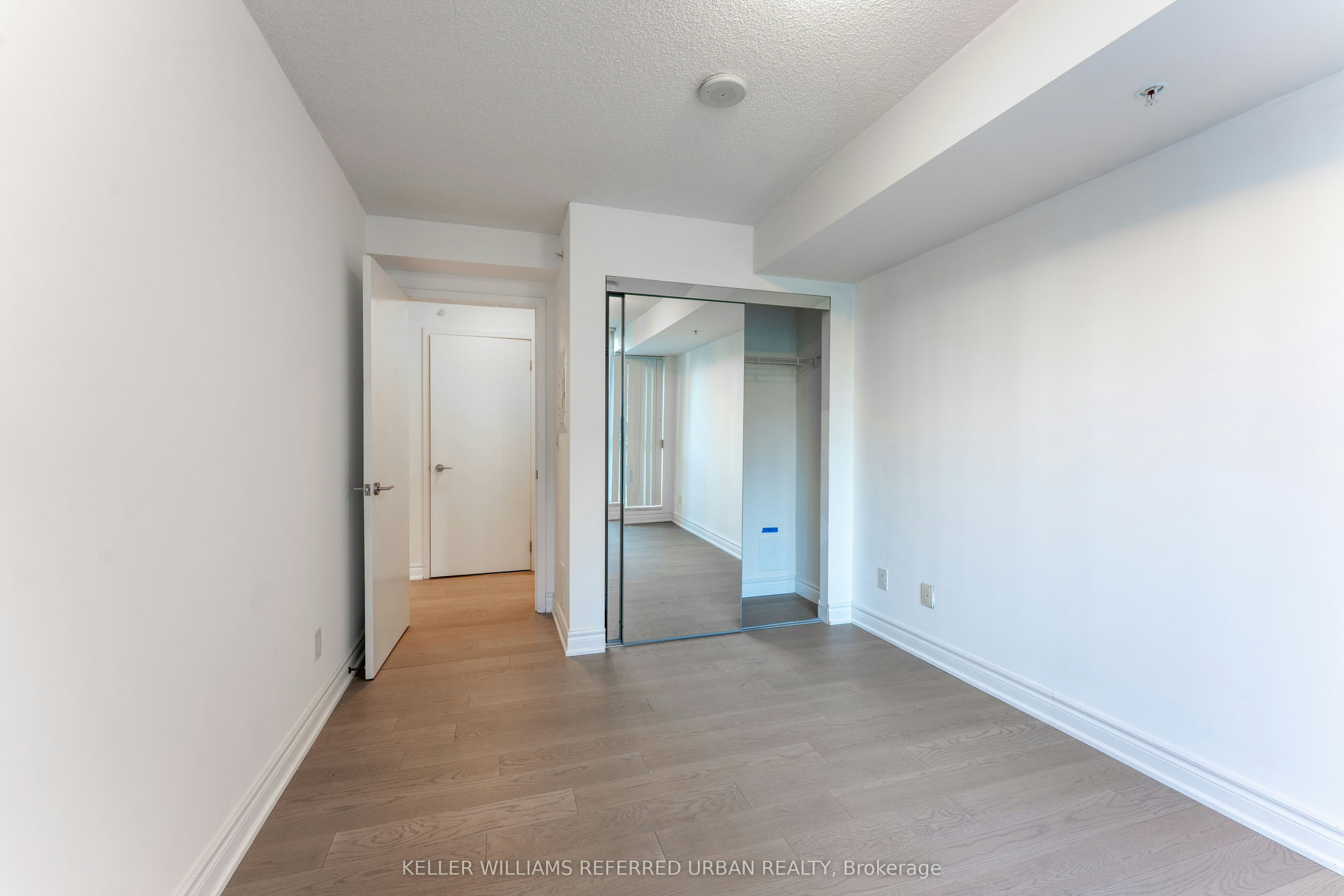 201-295 Adelaide Street W, Toronto, ON, M5V 1P7 - 9