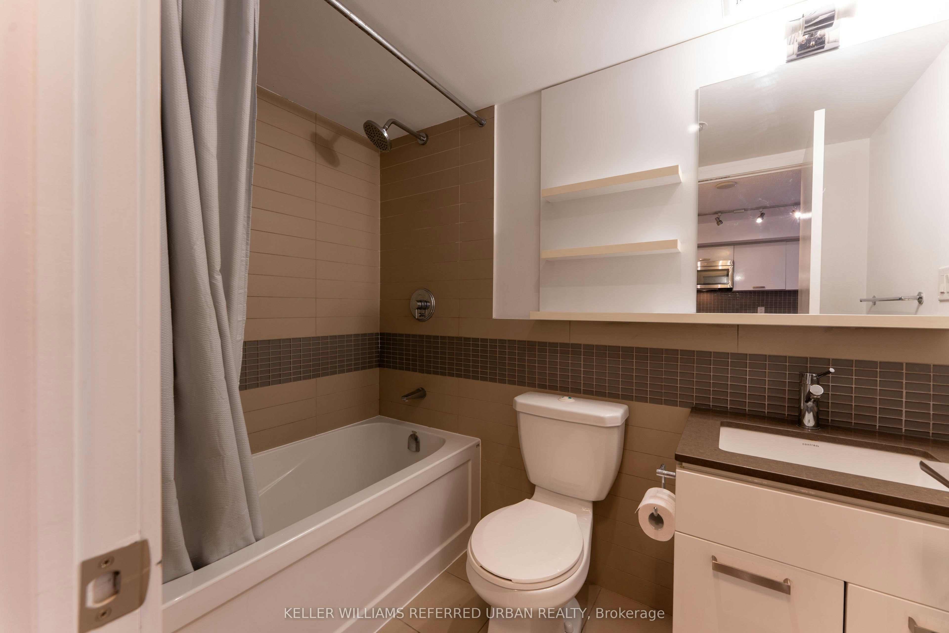 201-295 Adelaide Street W, Toronto, ON, M5V 1P7 - 5