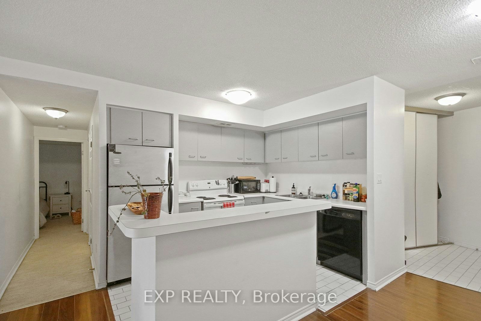 808-25 The Esplanade N/A, Toronto, ON, M5E 1W5 - 6
