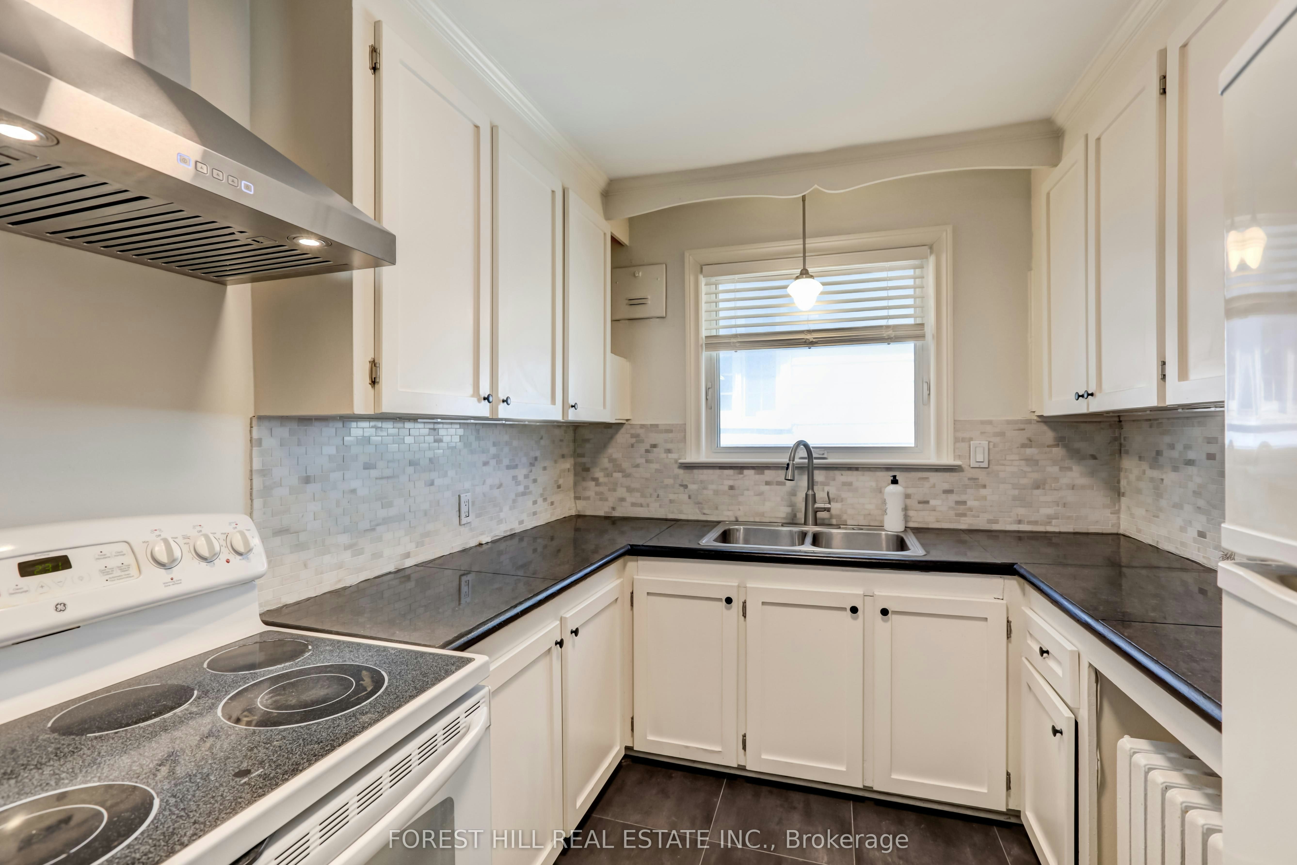 4-345 Walmer Road, Toronto, ON, M5R 2Y3 - 9