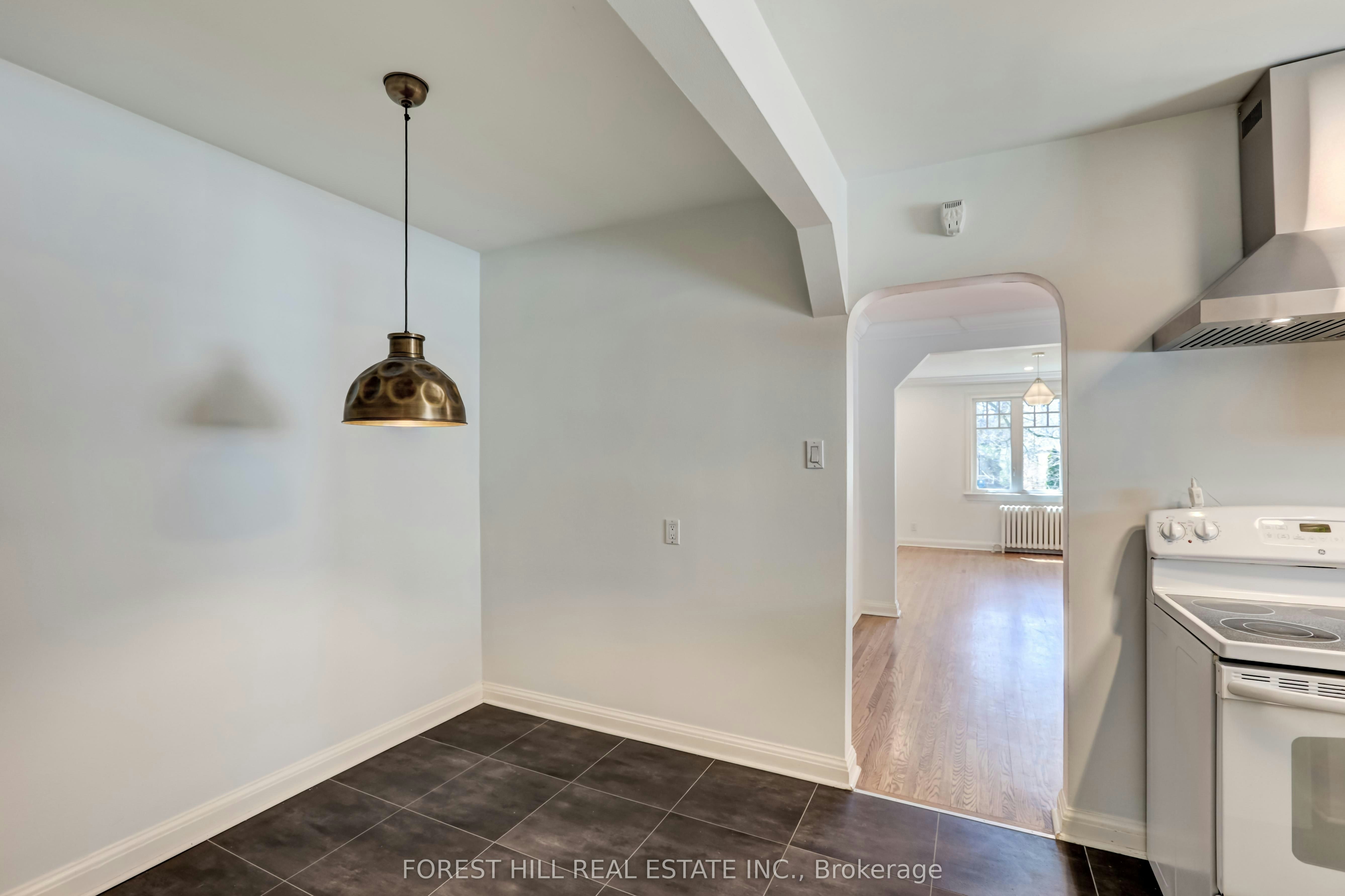 4-345 Walmer Road, Toronto, ON, M5R 2Y3 - 11