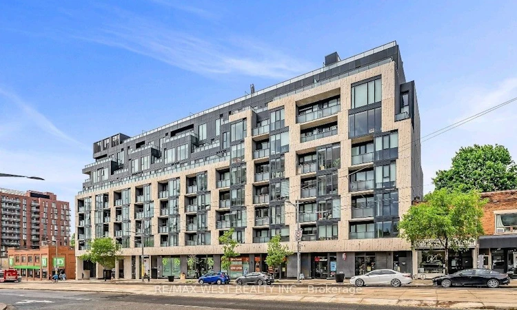 205-840 St Clair Avenue W