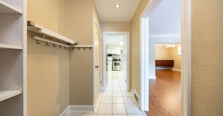 Main-222 Joicey Boulevard, Toronto, ON, M5M 2V5 - 2