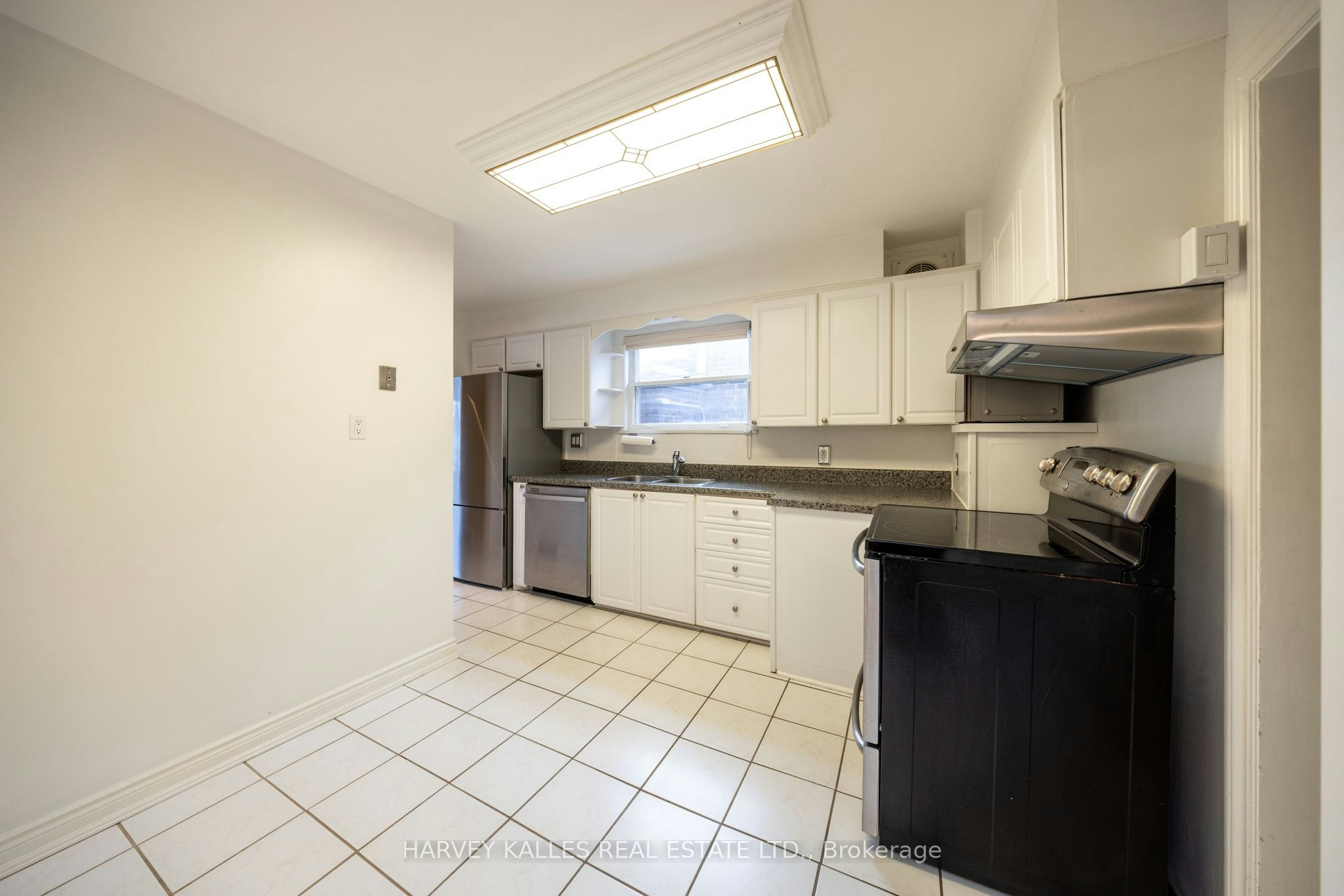 Main-222 Joicey Boulevard, Toronto, ON, M5M 2V5 - 14