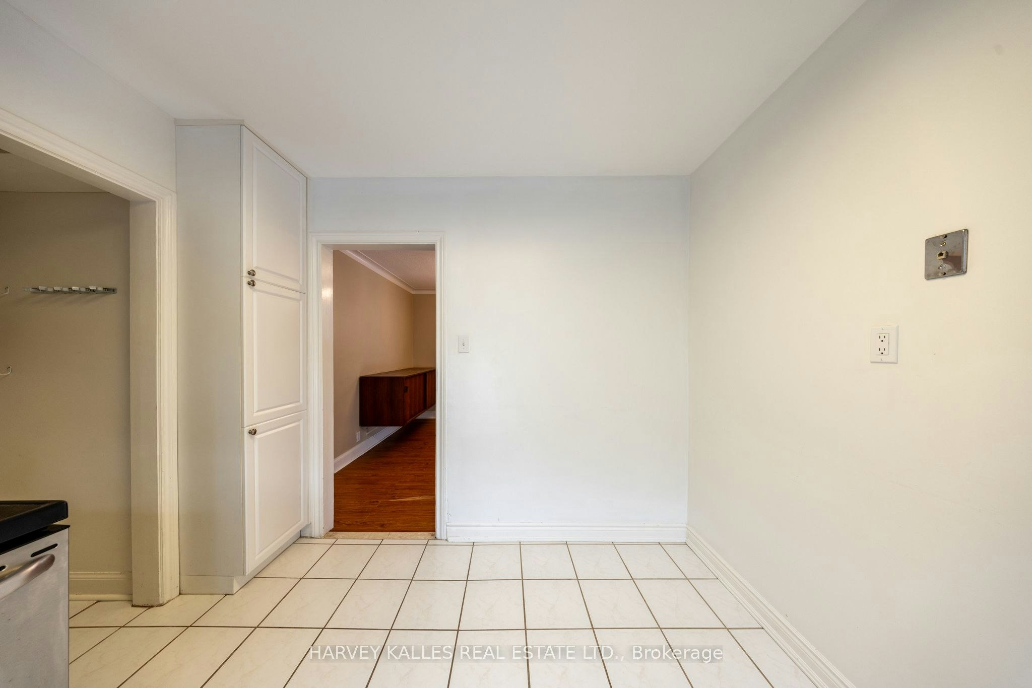 Main-222 Joicey Boulevard, Toronto, ON, M5M 2V5 - 17