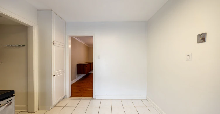 Main-222 Joicey Boulevard, Toronto, ON, M5M 2V5 - 17