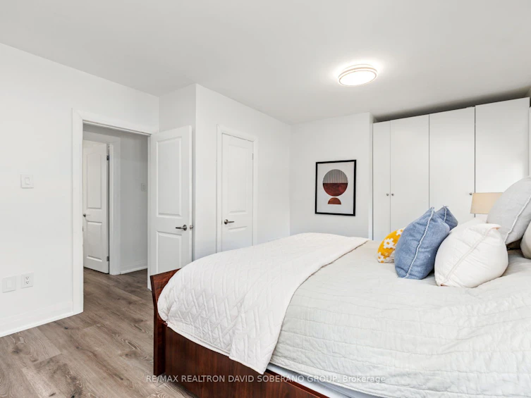 35 Almore Avenue, Toronto, ON, M3H 2G9 - 22