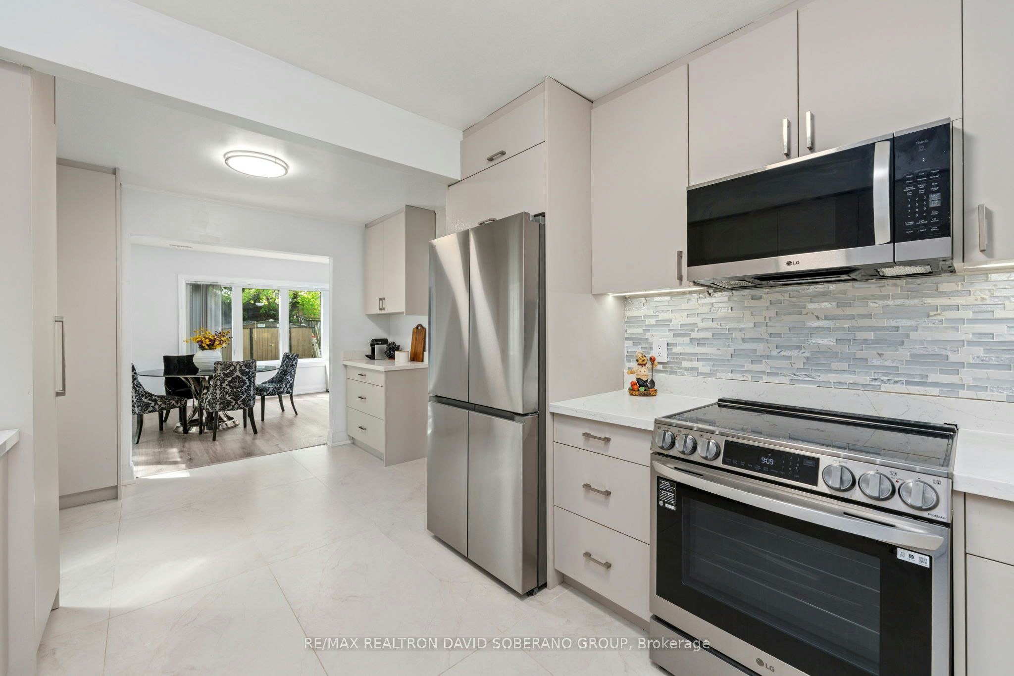 35 Almore Avenue, Toronto, ON, M3H 2G9 - 16