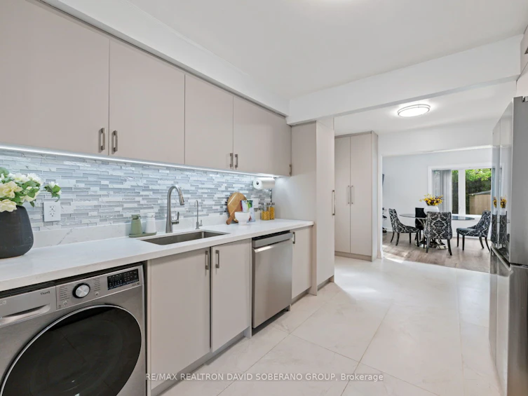35 Almore Avenue, Toronto, ON, M3H 2G9 - 15