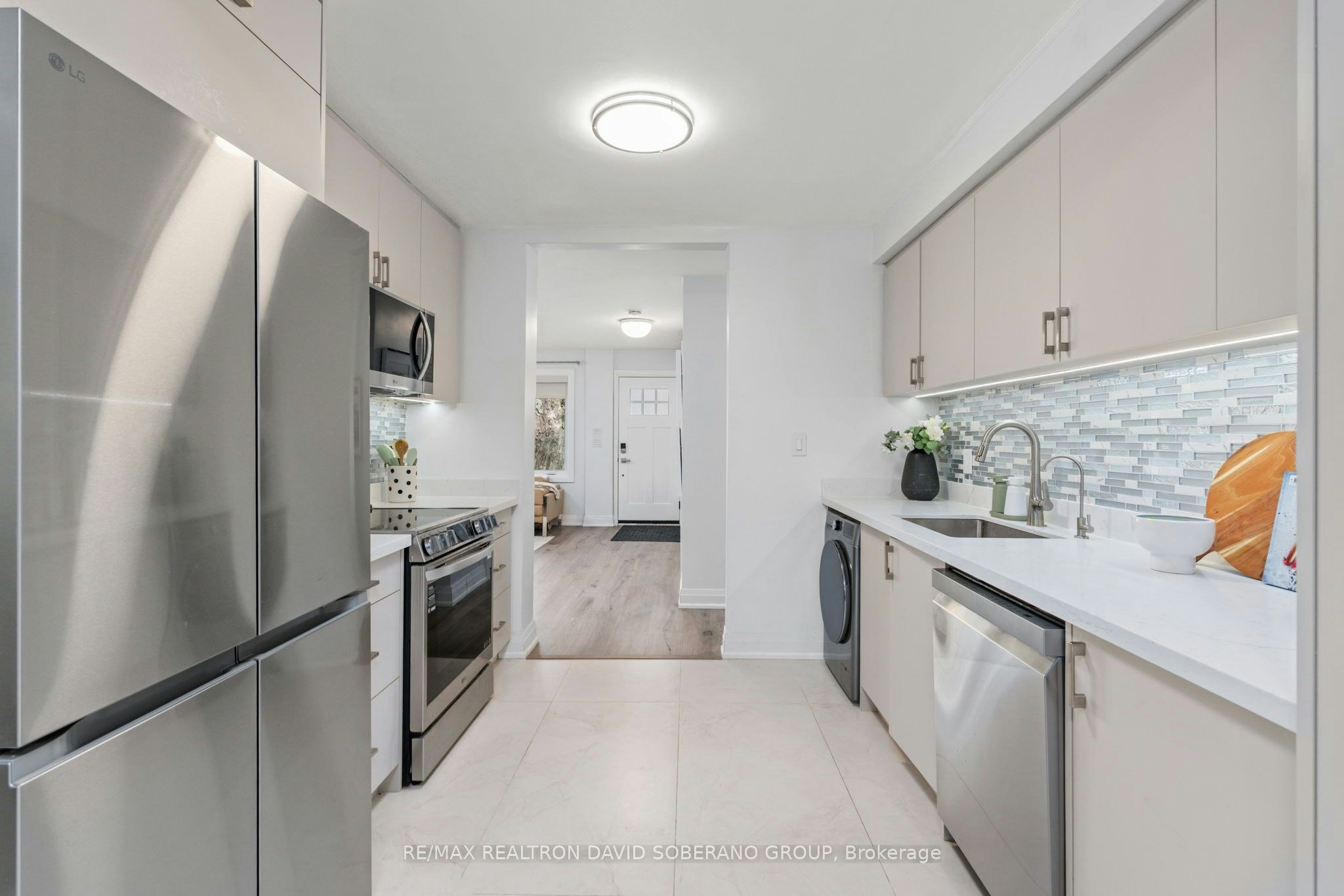 35 Almore Avenue, Toronto, ON, M3H 2G9 - 14