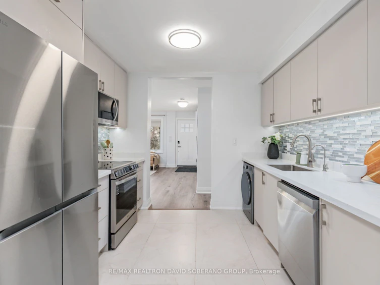 35 Almore Avenue, Toronto, ON, M3H 2G9 - 14