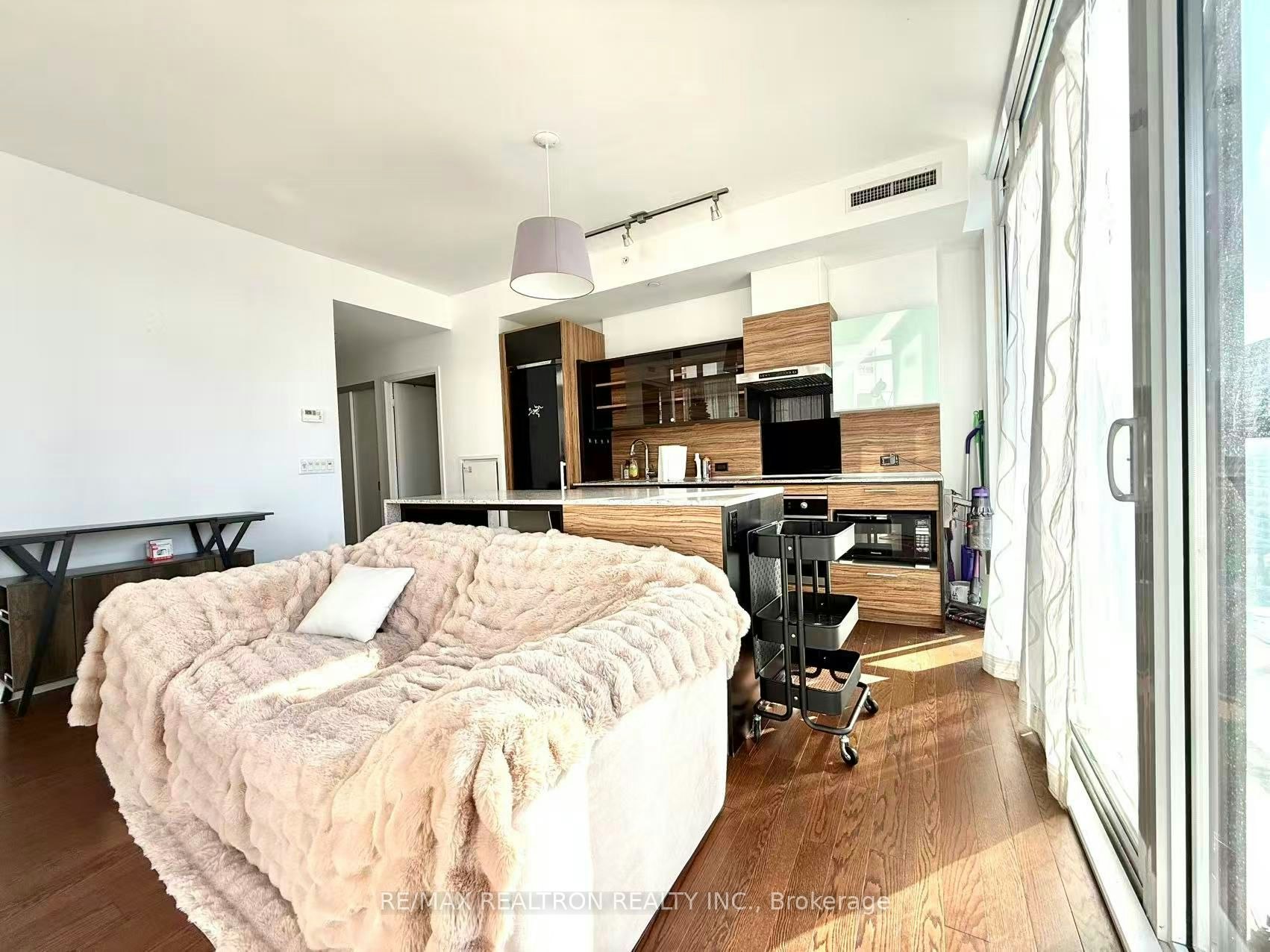 1104-75 St Nicholas Street, Toronto, ON, M4Y 0A5 - 3