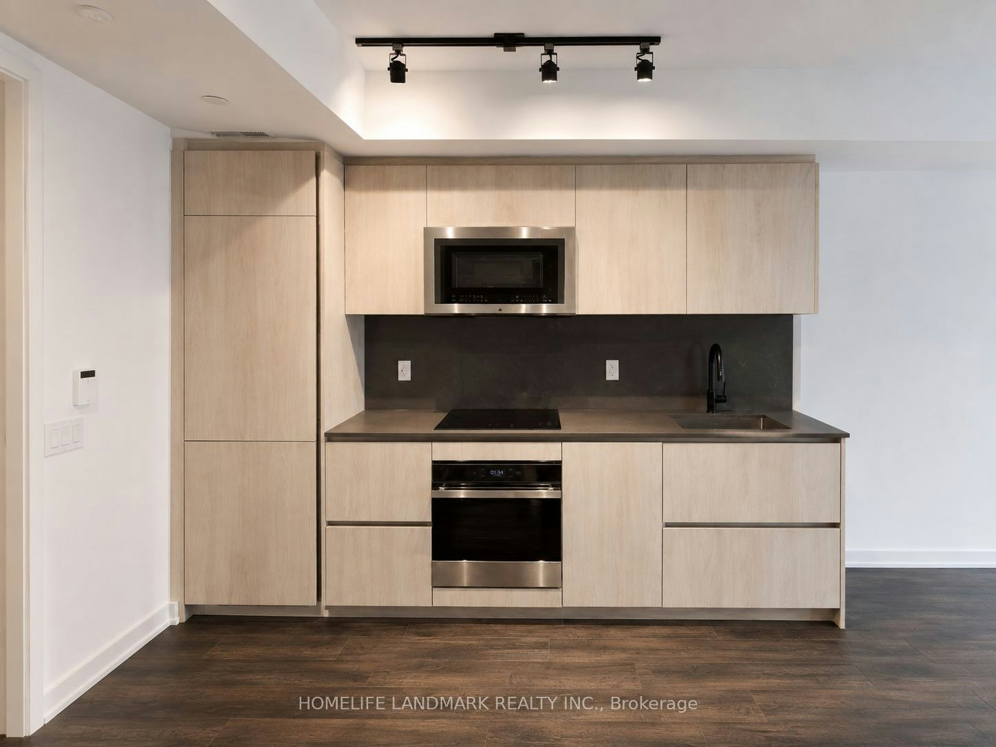 1104-327 King Street W, Toronto, ON, M5Y 0W7 - 5